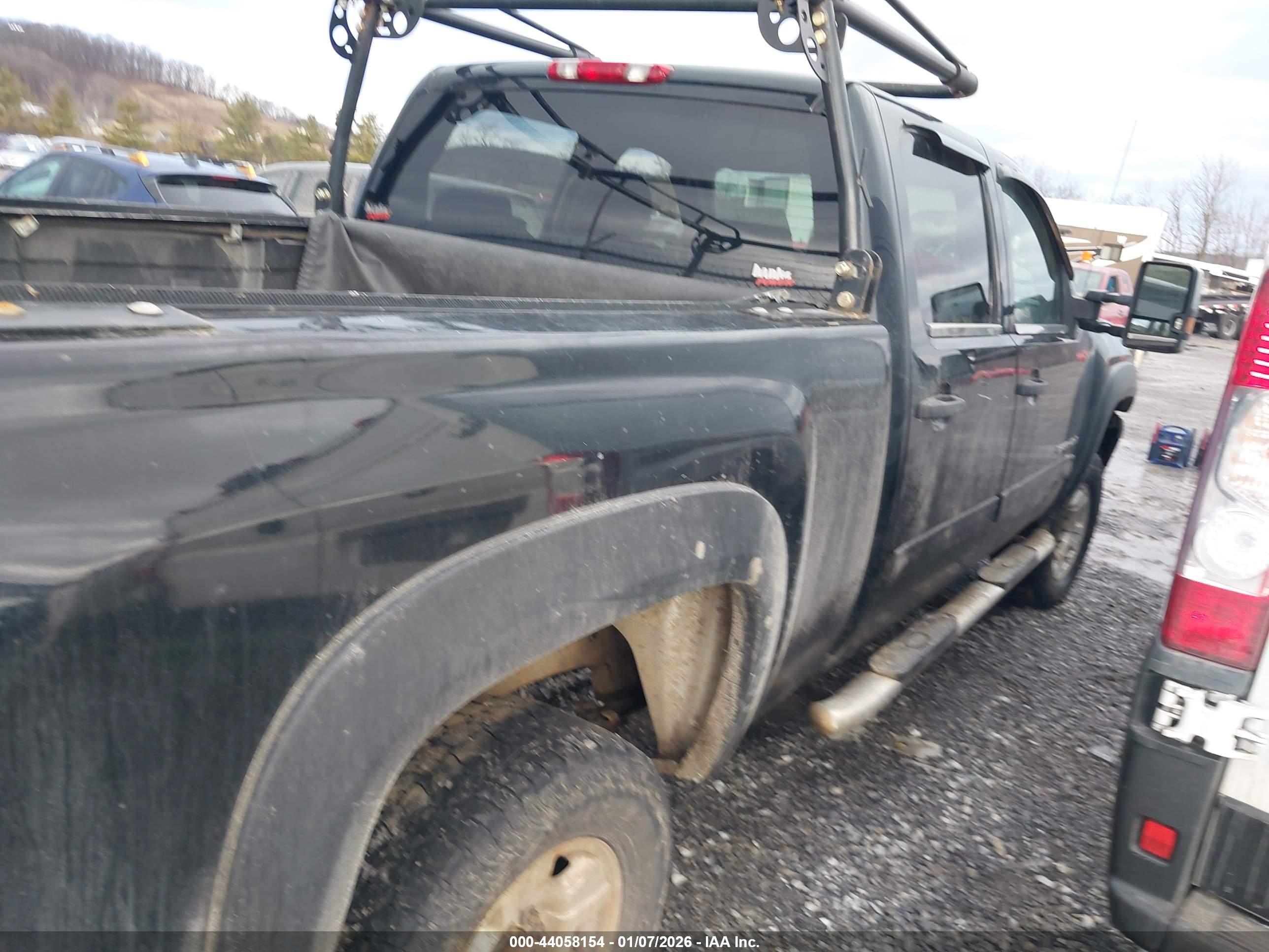 CHEVROLET SILVERADO image 4