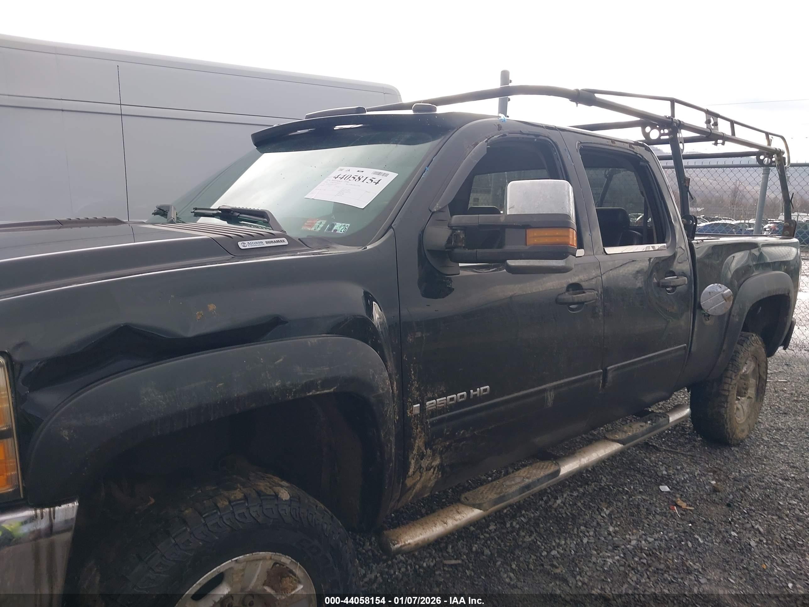 CHEVROLET SILVERADO image 6