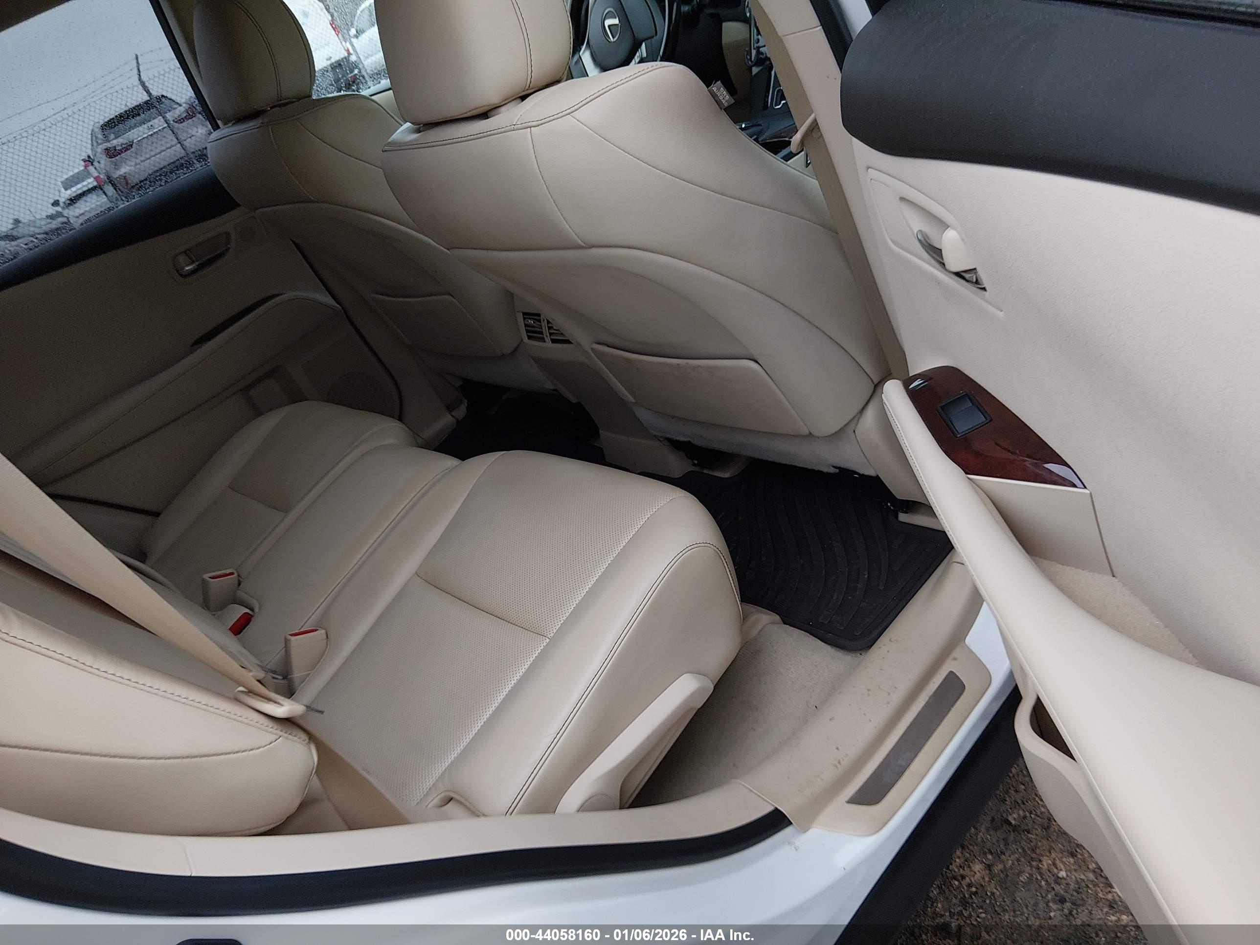 LEXUS RX image 8