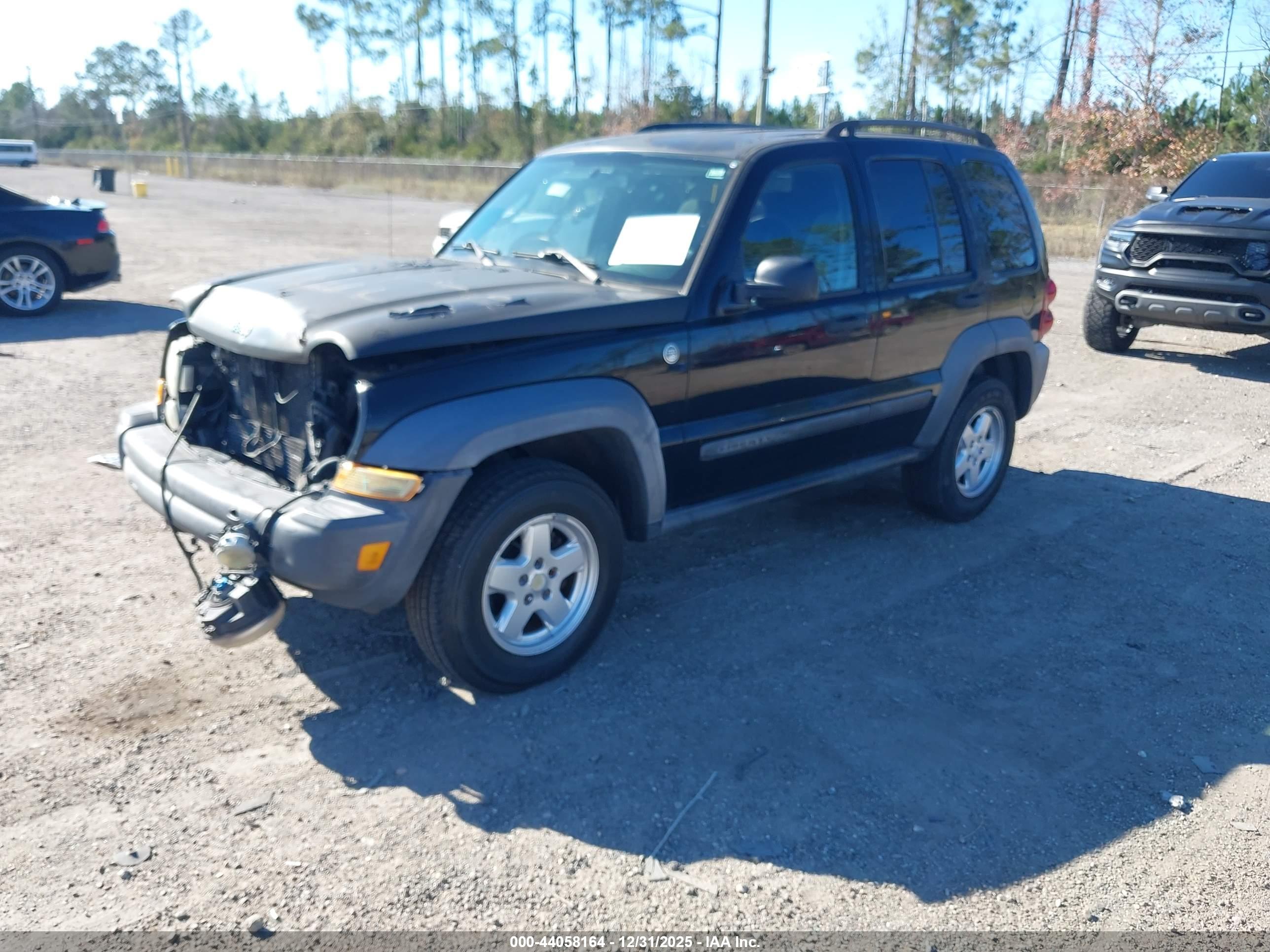 JEEP LIBERTY image 2