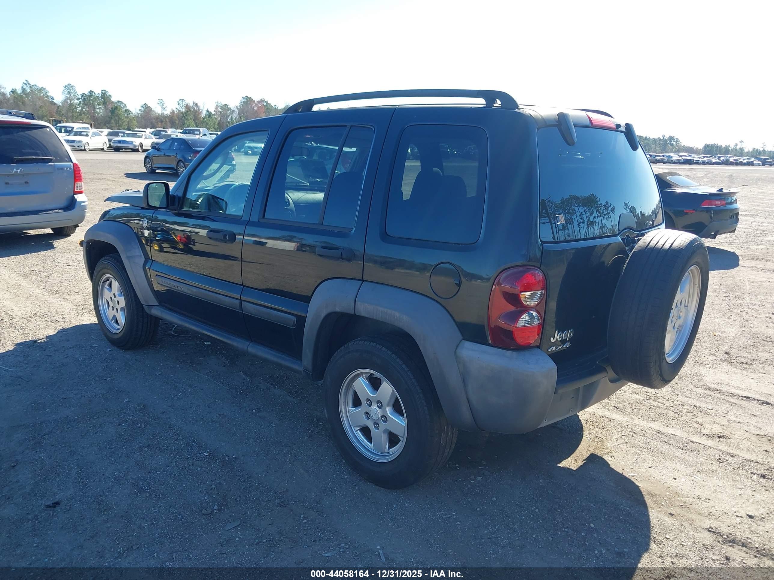 JEEP LIBERTY image 3