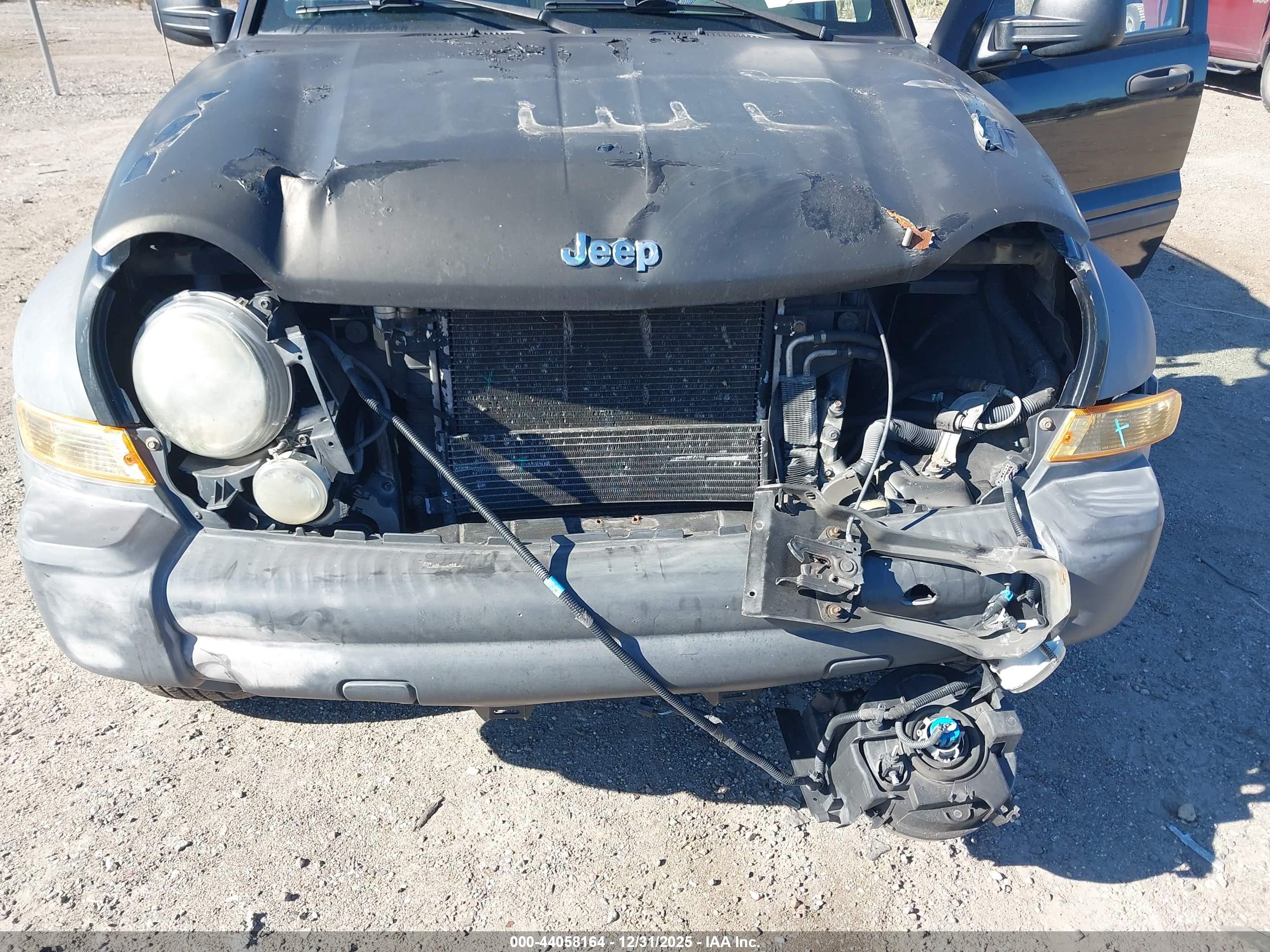 JEEP LIBERTY image 6