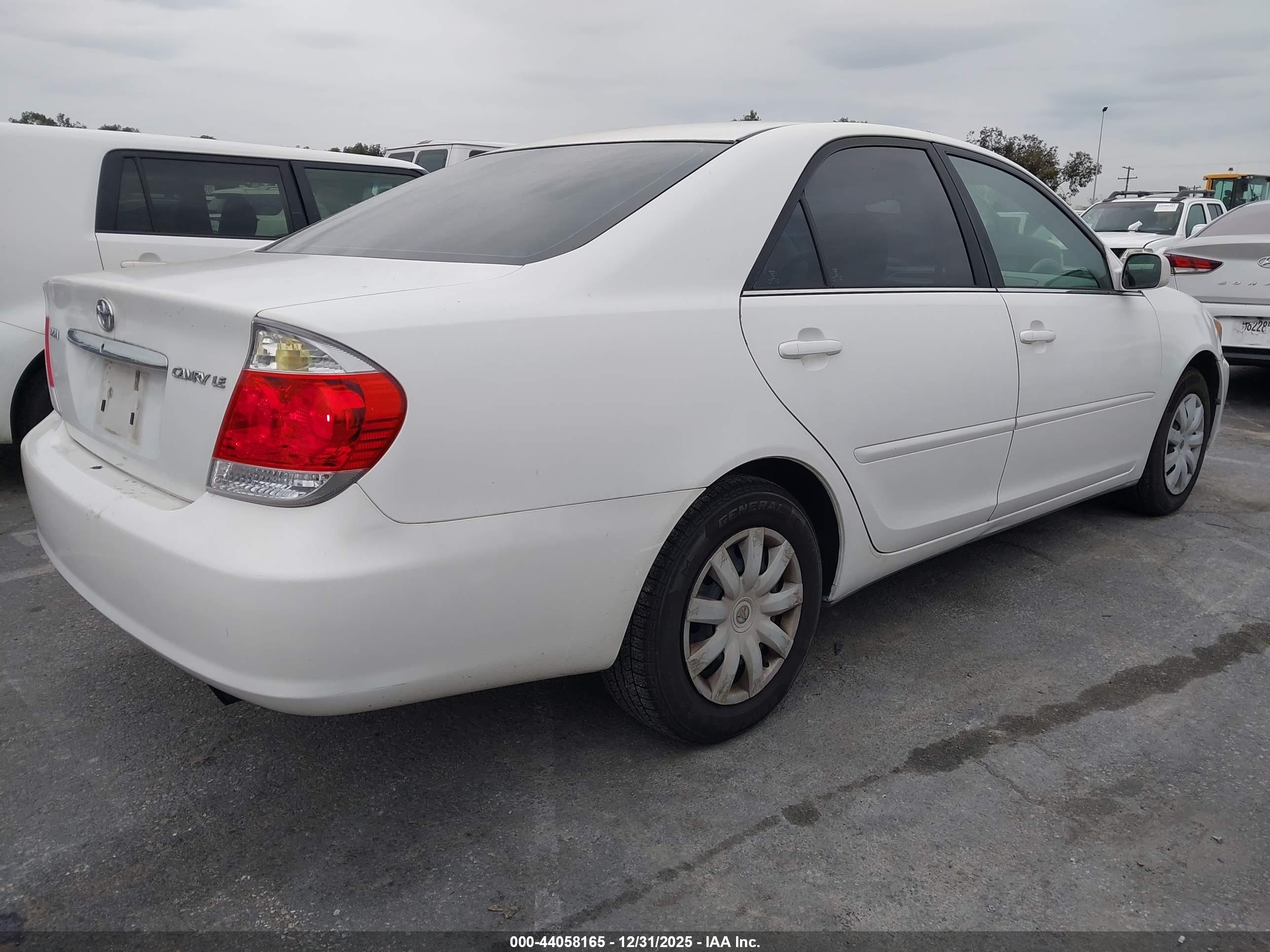 TOYOTA CAMRY image 4