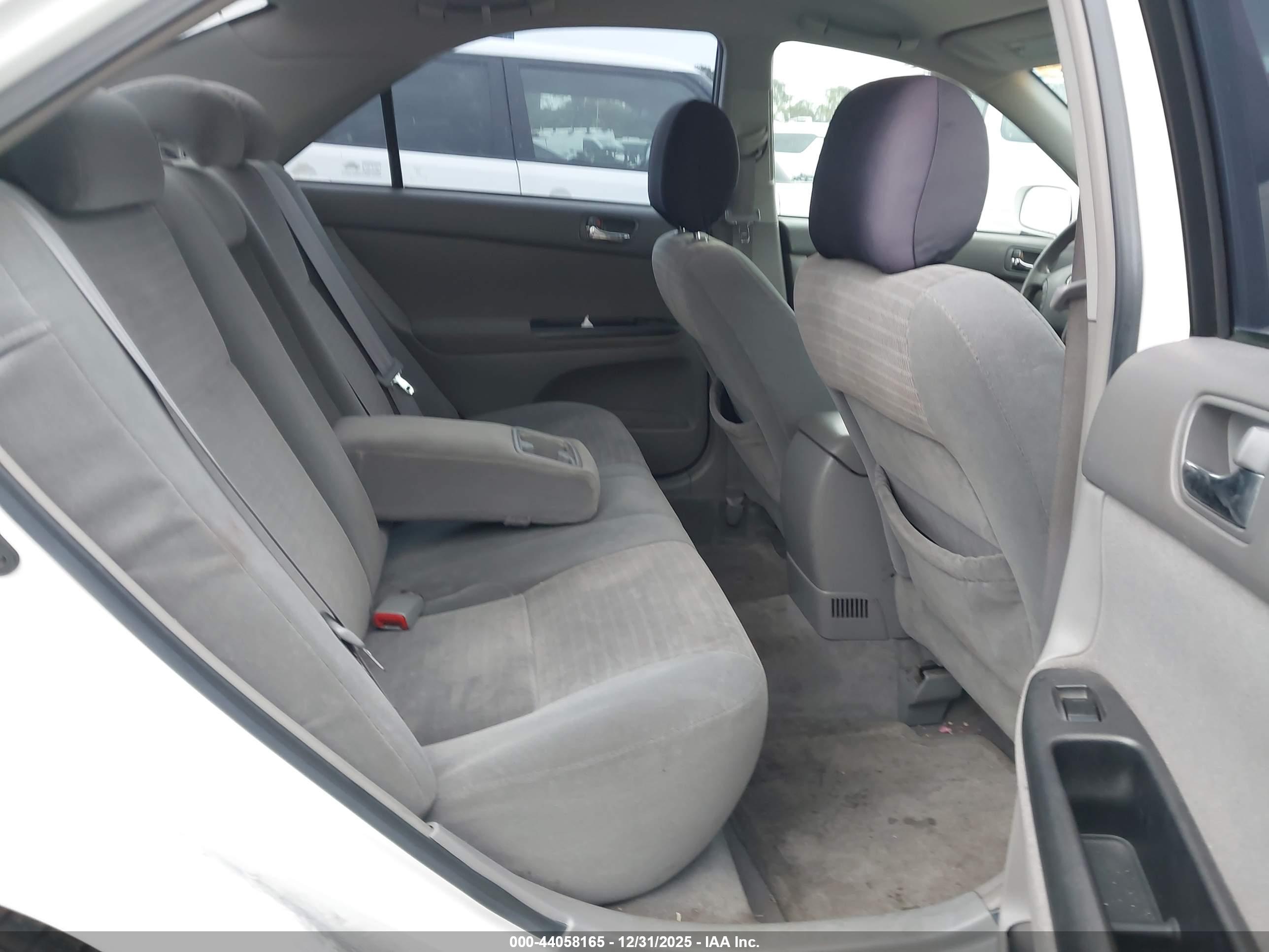 TOYOTA CAMRY image 8