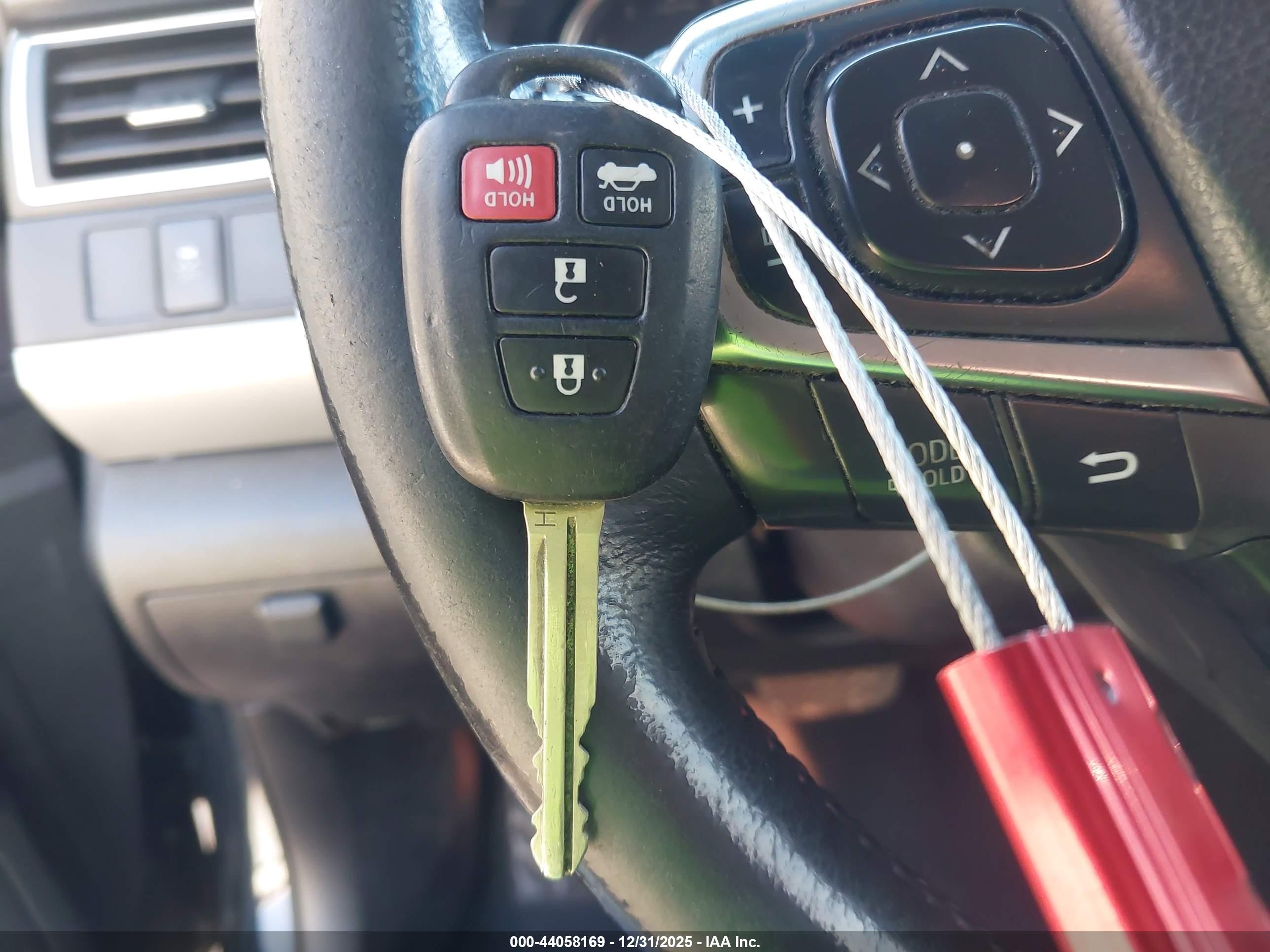 TOYOTA CAMRY image 11