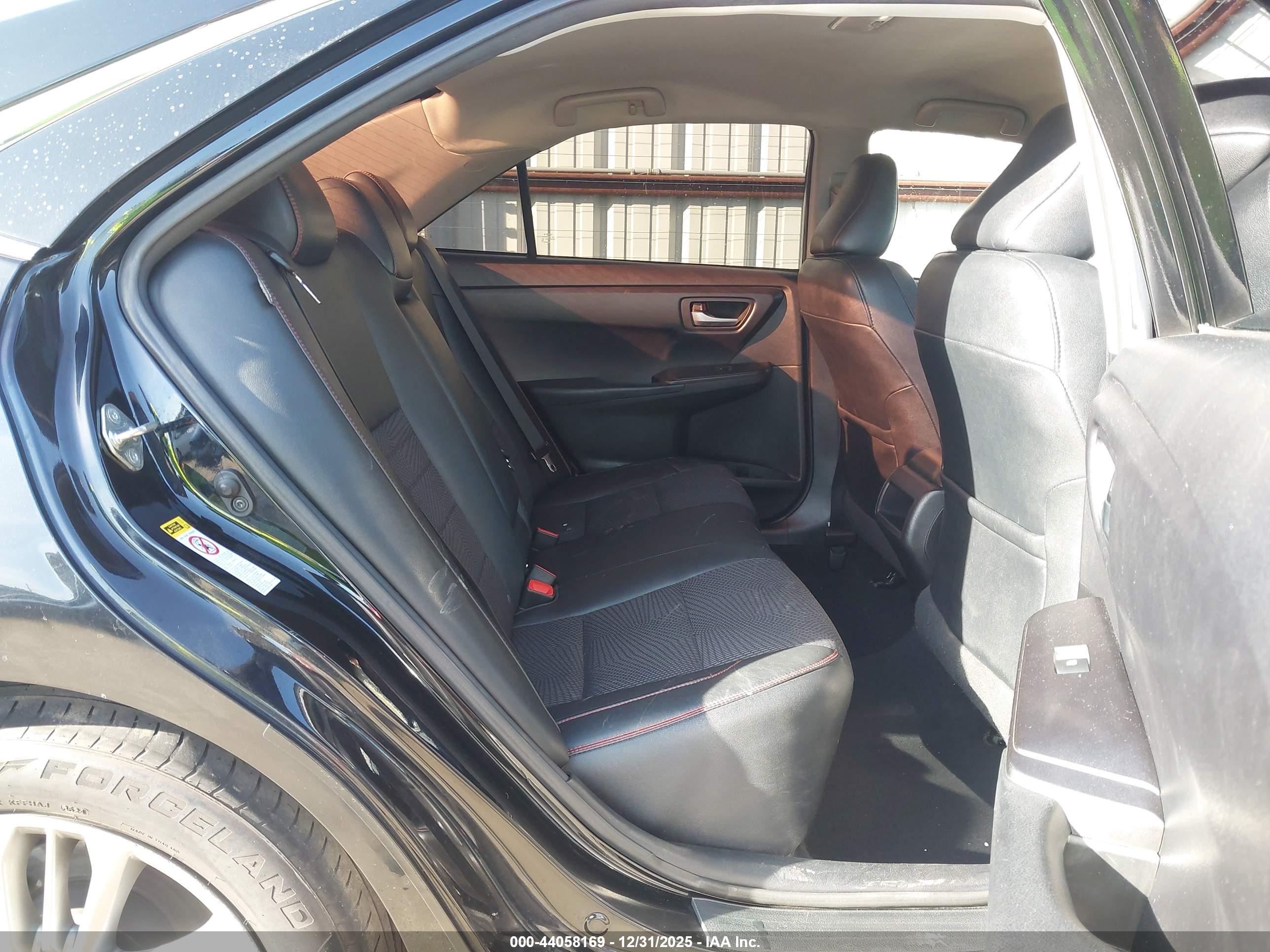 TOYOTA CAMRY image 8