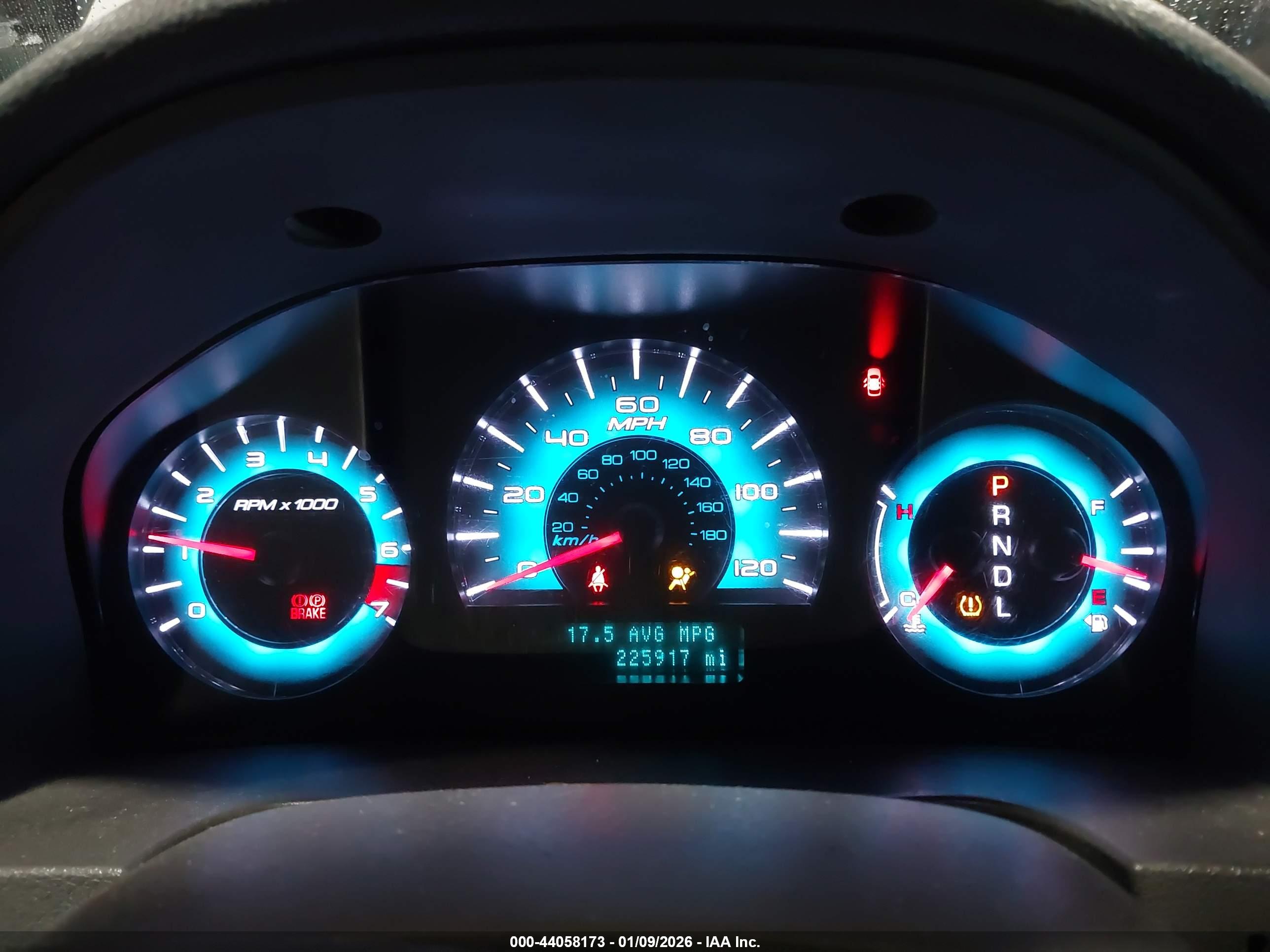 FORD FUSION image 7