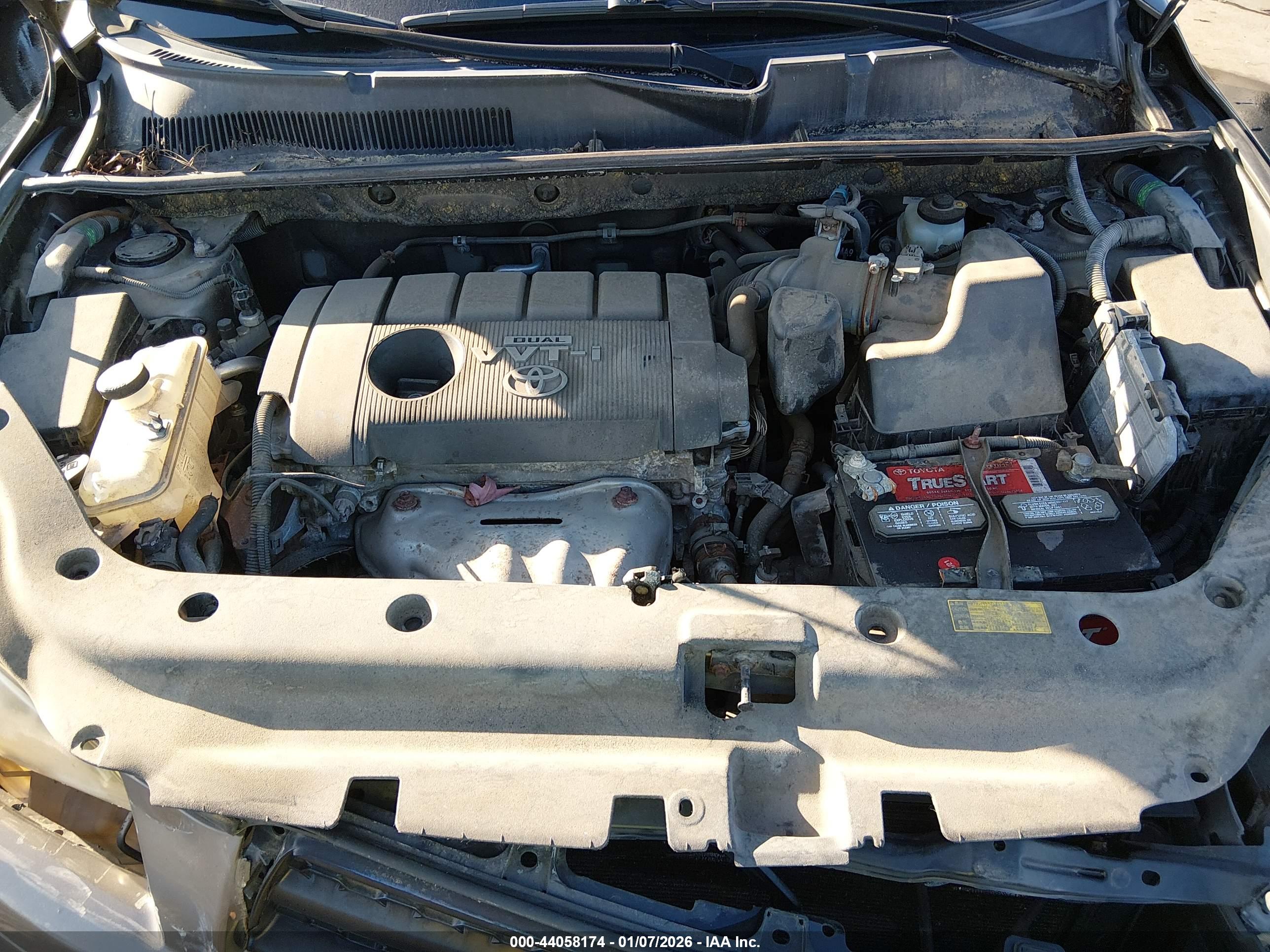TOYOTA RAV4 image 10