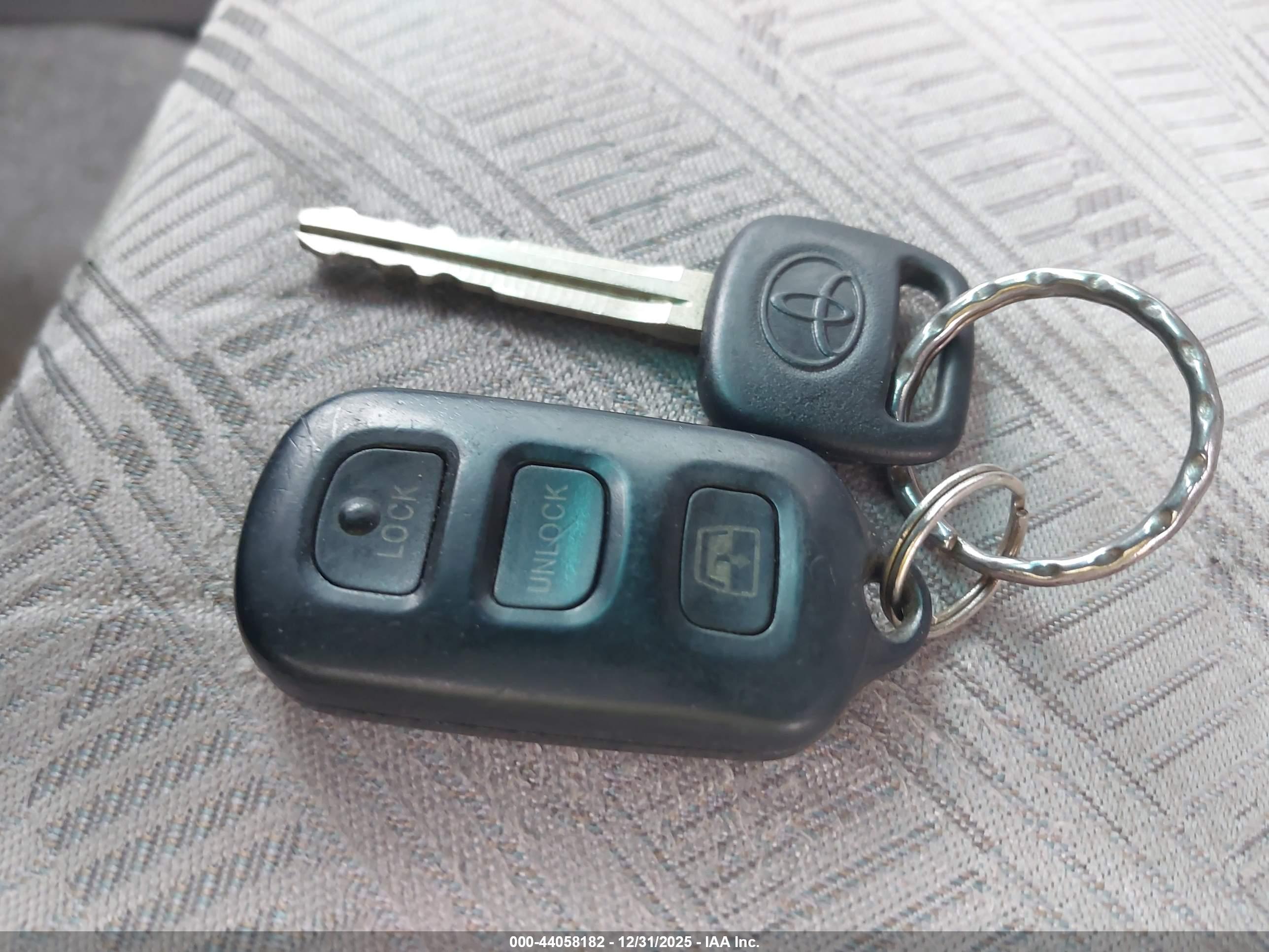 TOYOTA 4RUNNER image 11