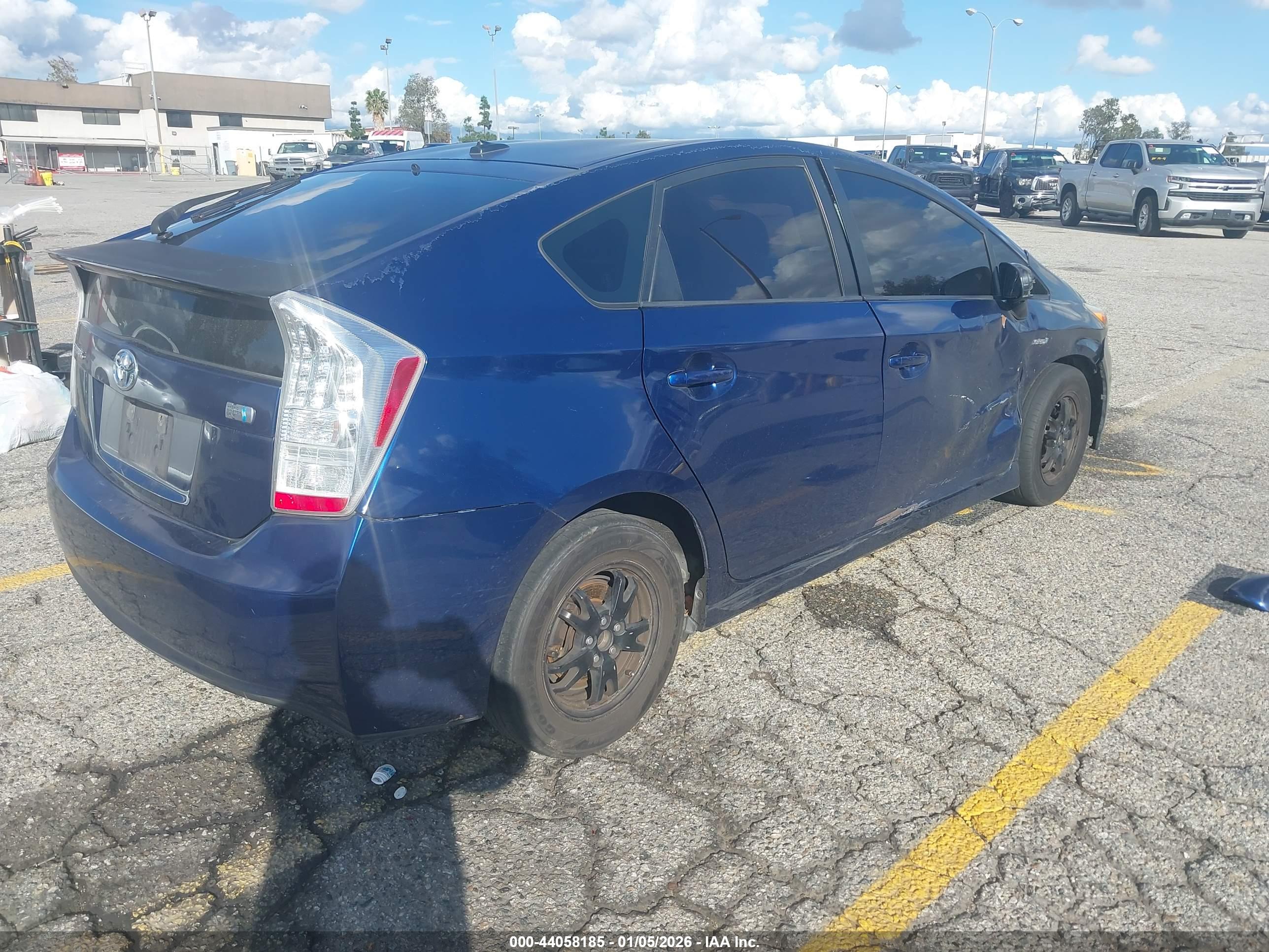 TOYOTA PRIUS image 4