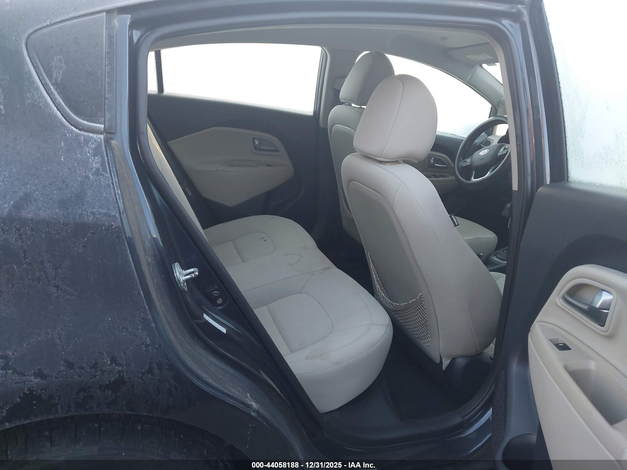 KIA RIO image 8