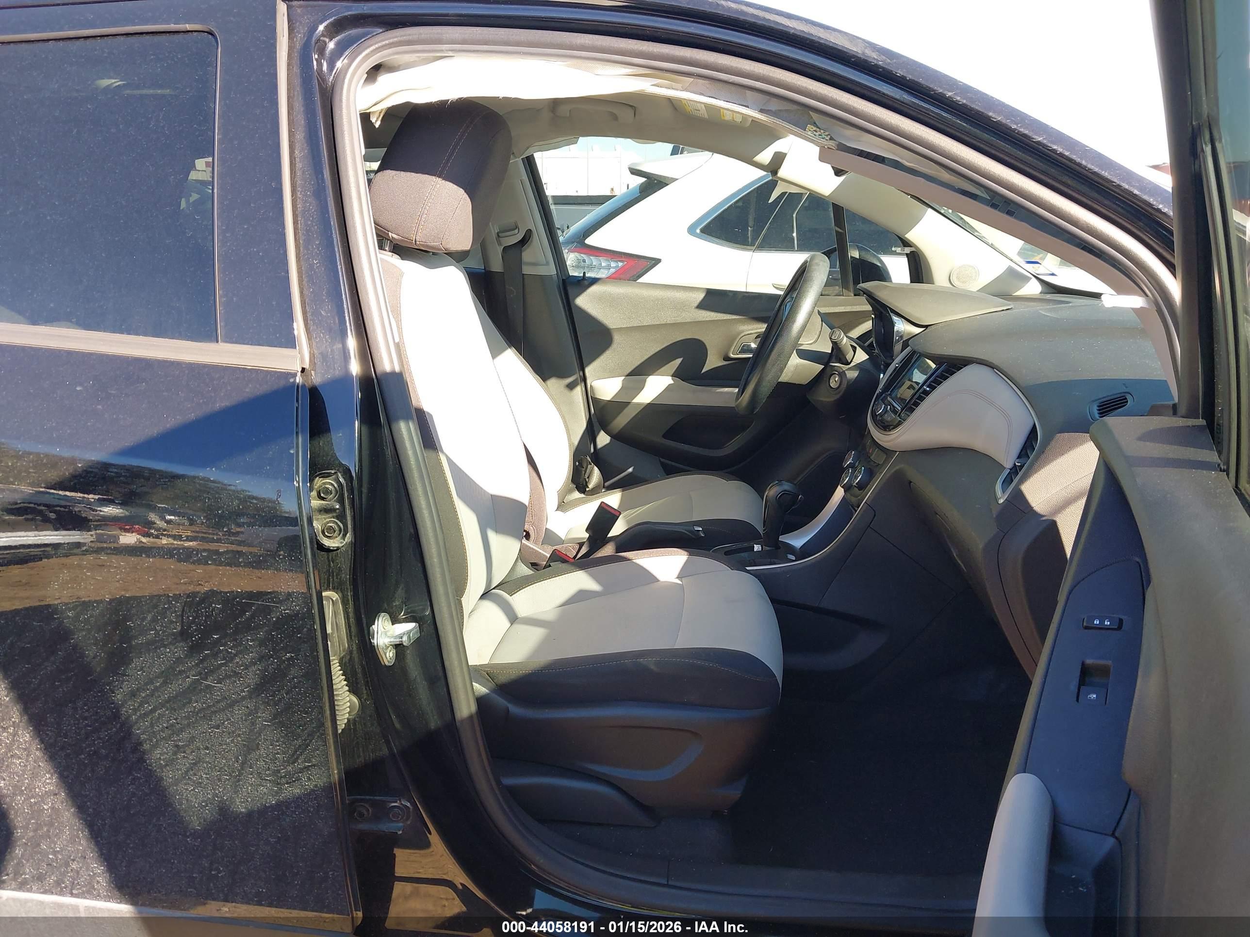 CHEVROLET TRAX image 5