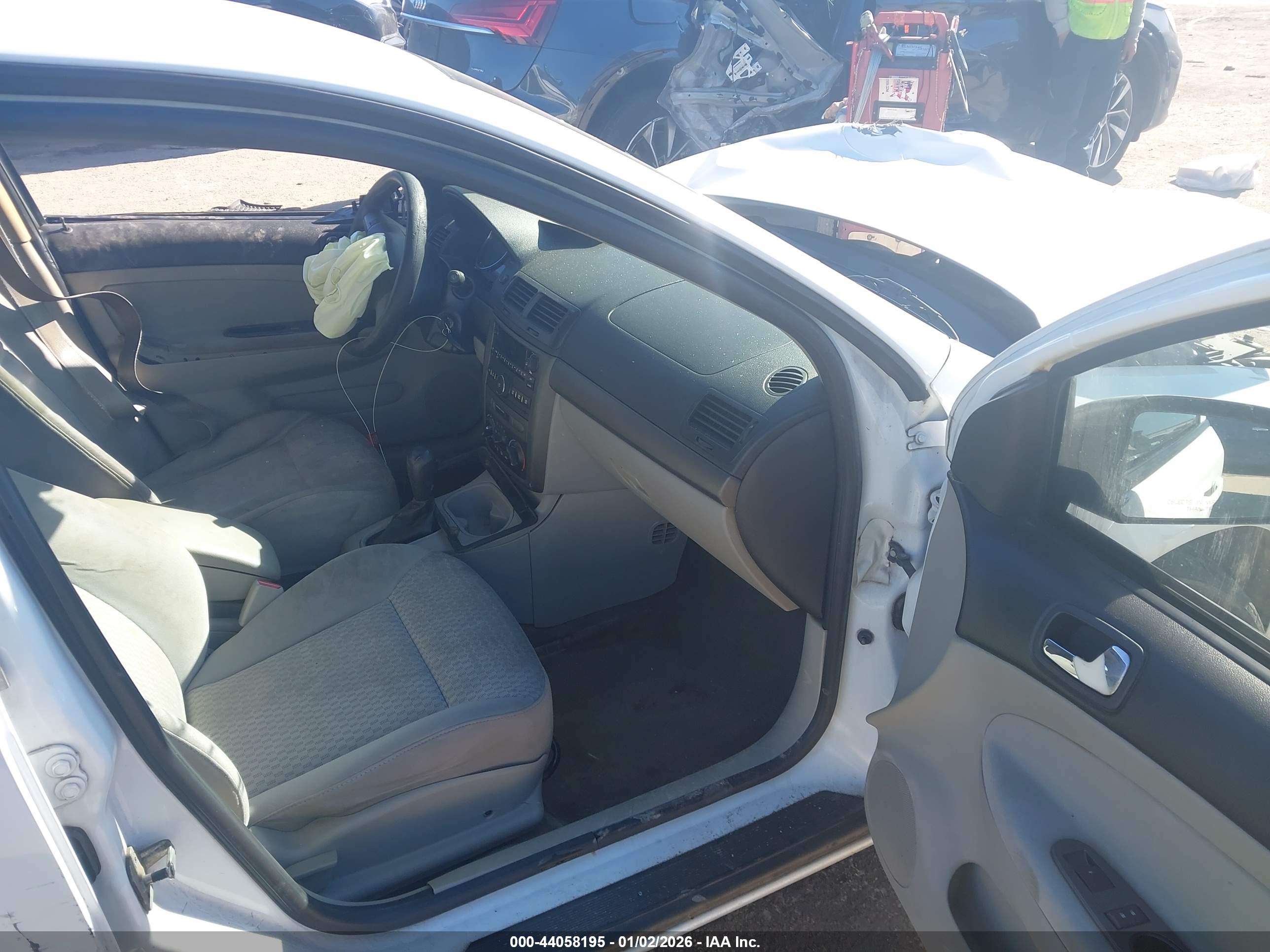 CHEVROLET COBALT image 5