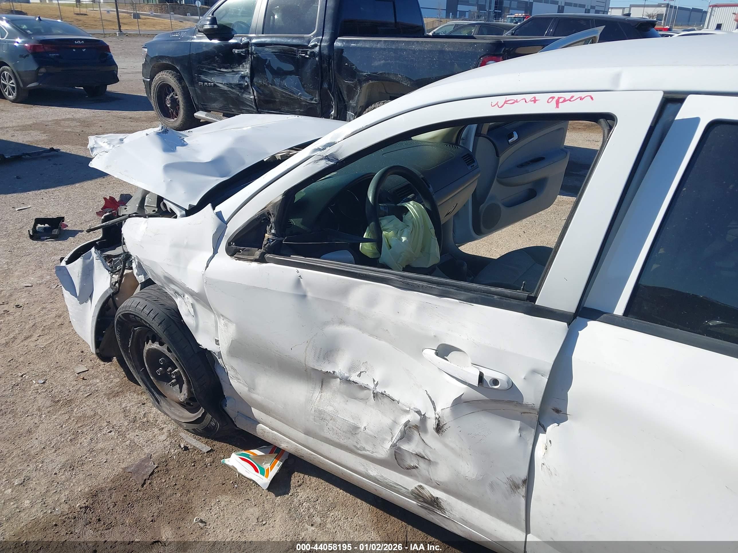 CHEVROLET COBALT image 6