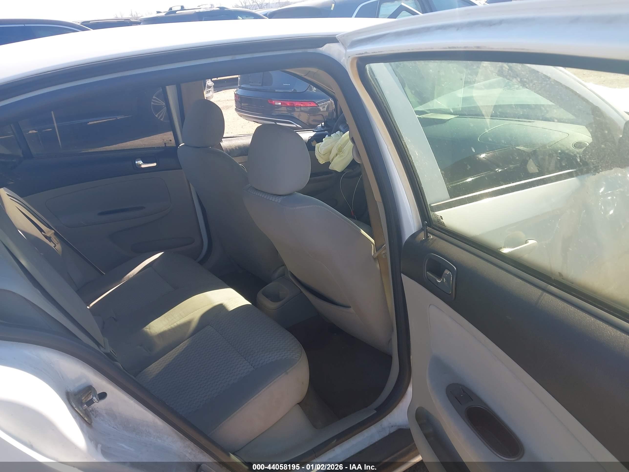 CHEVROLET COBALT image 8