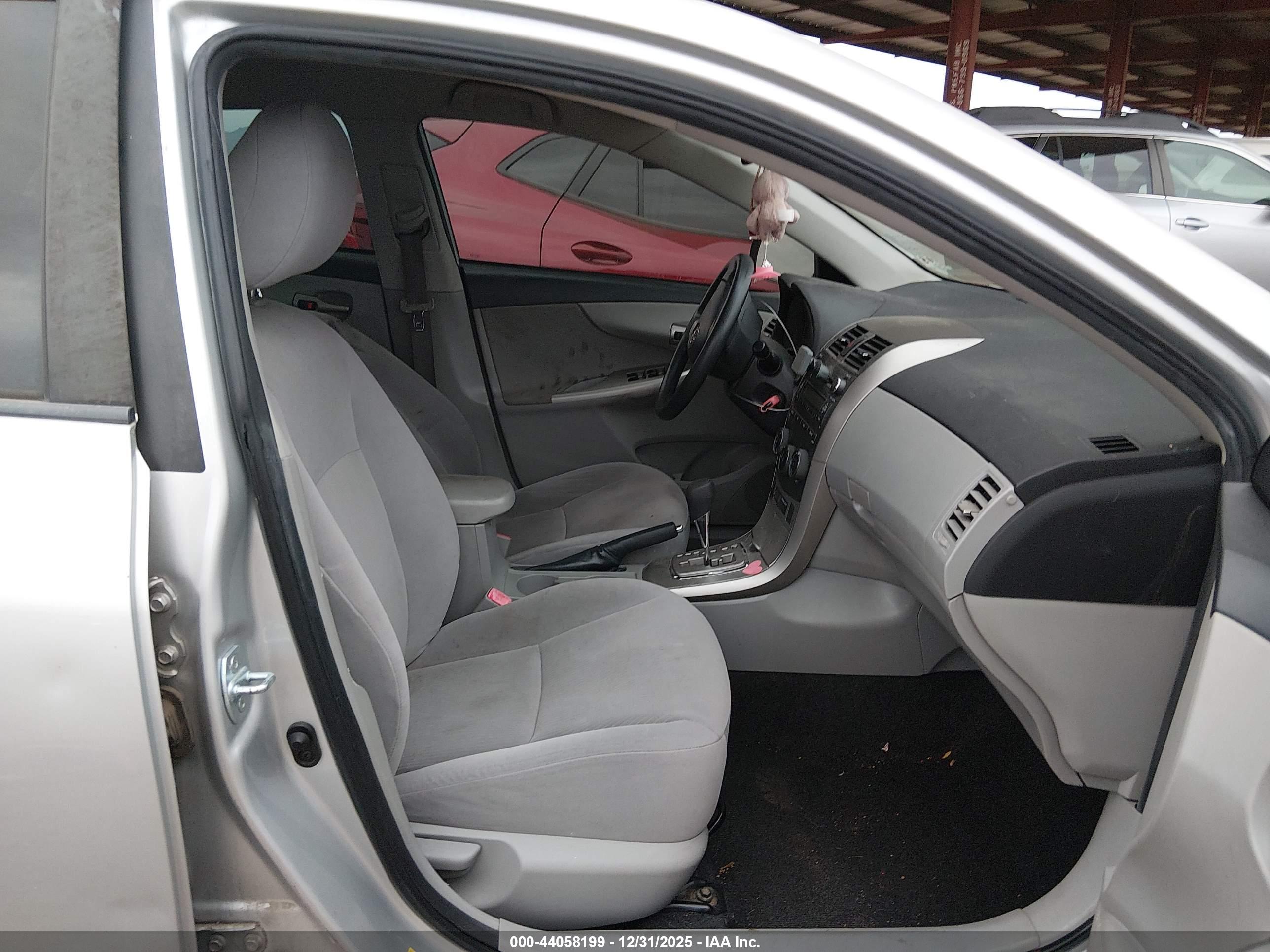 TOYOTA COROLLA image 5