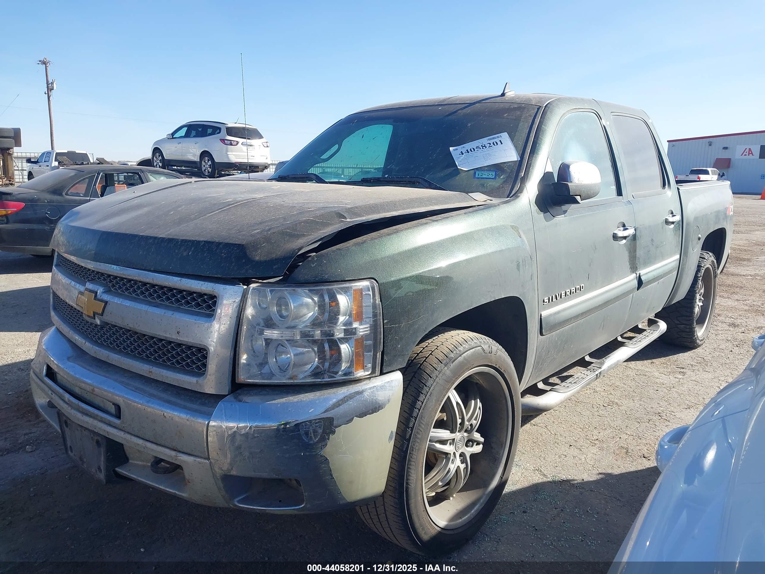 CHEVROLET SILVERADO image 2