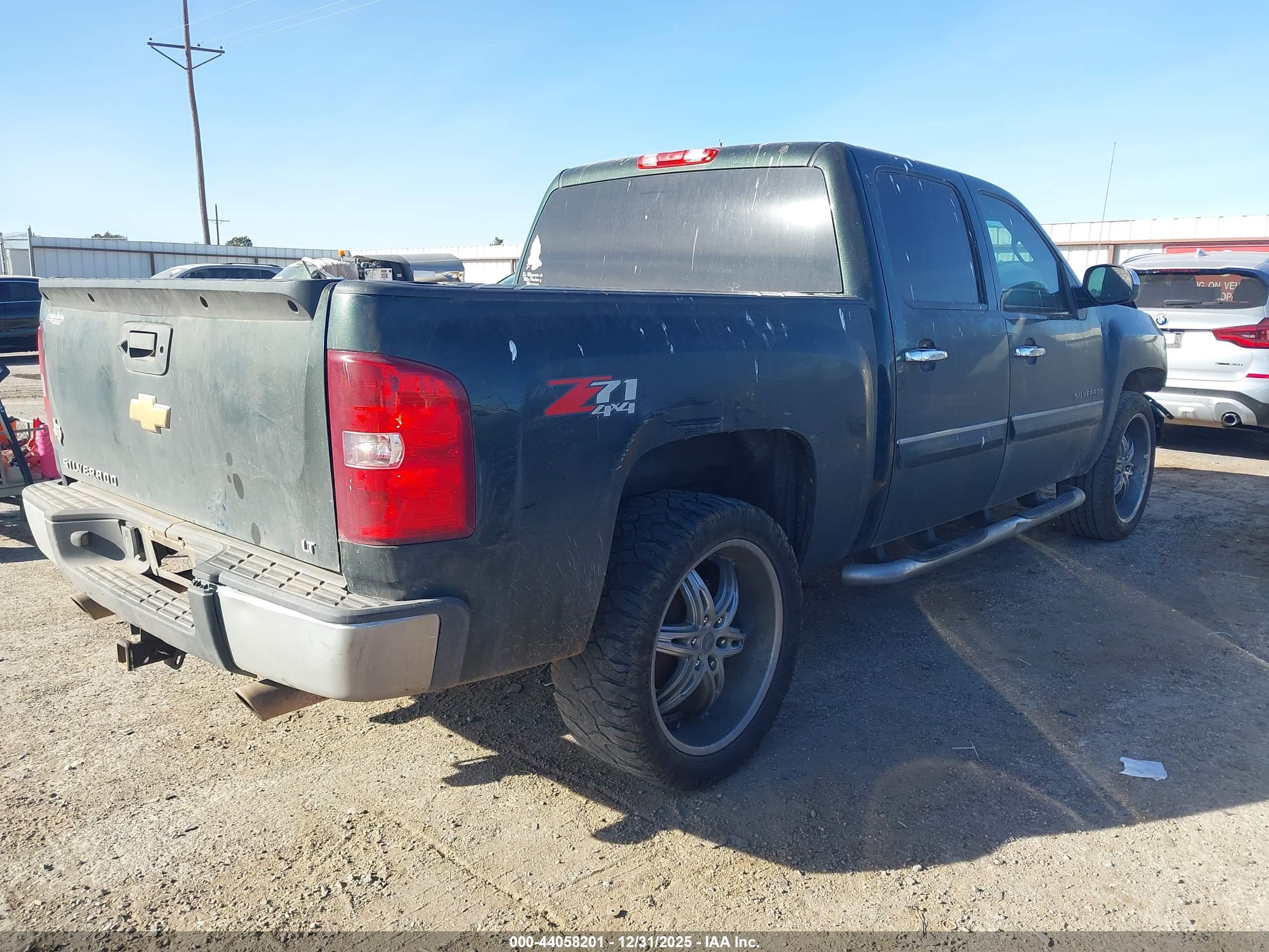 CHEVROLET SILVERADO image 4