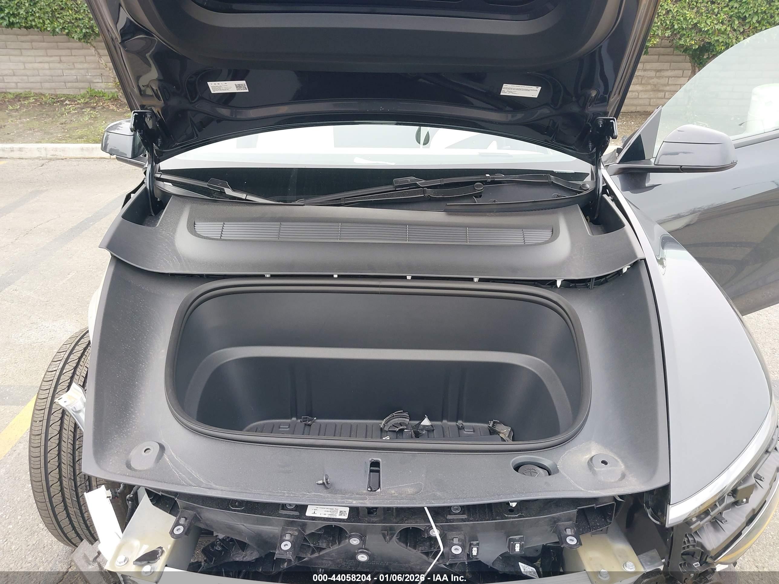 TESLA MODEL image 10