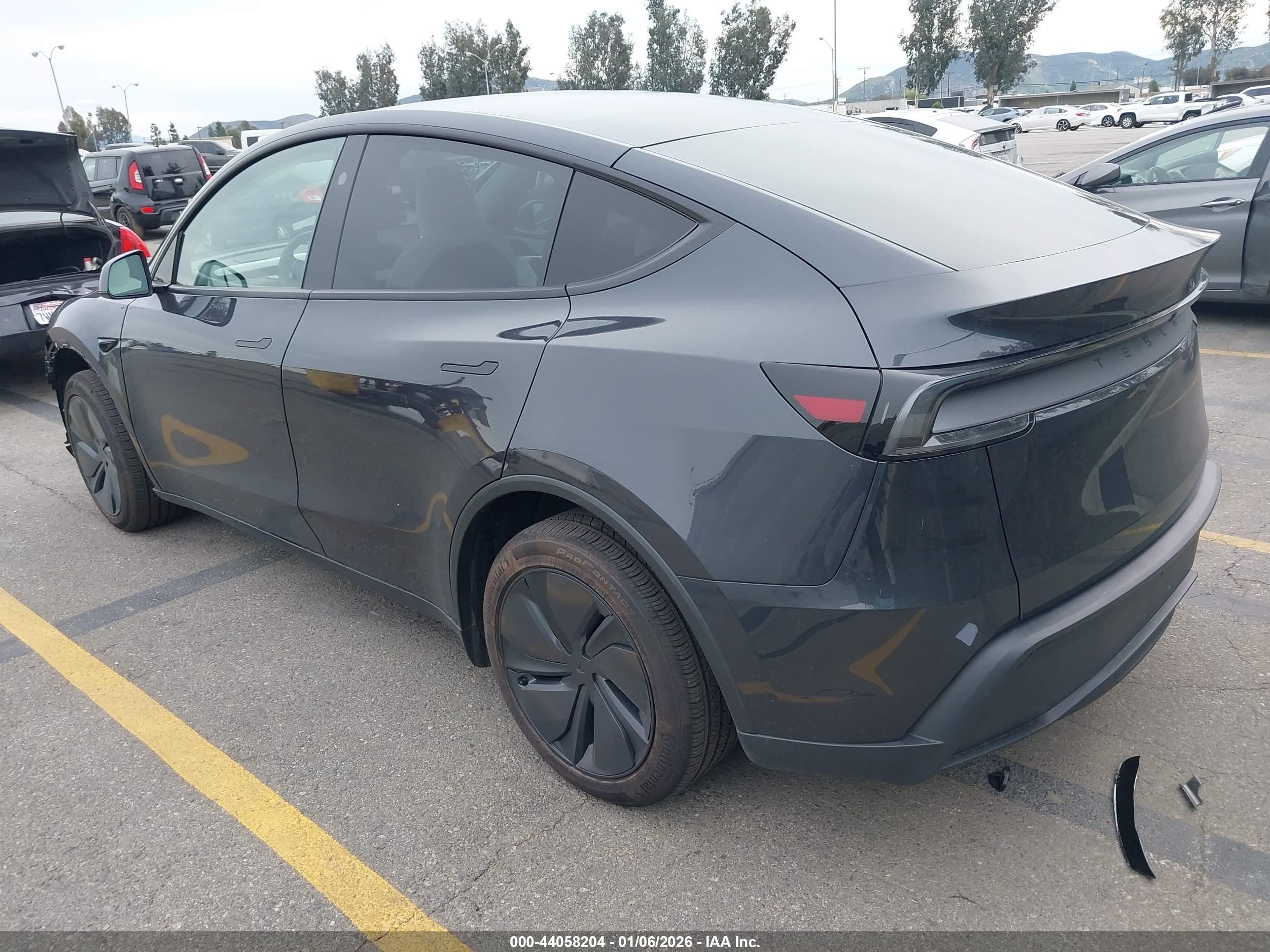 TESLA MODEL image 3