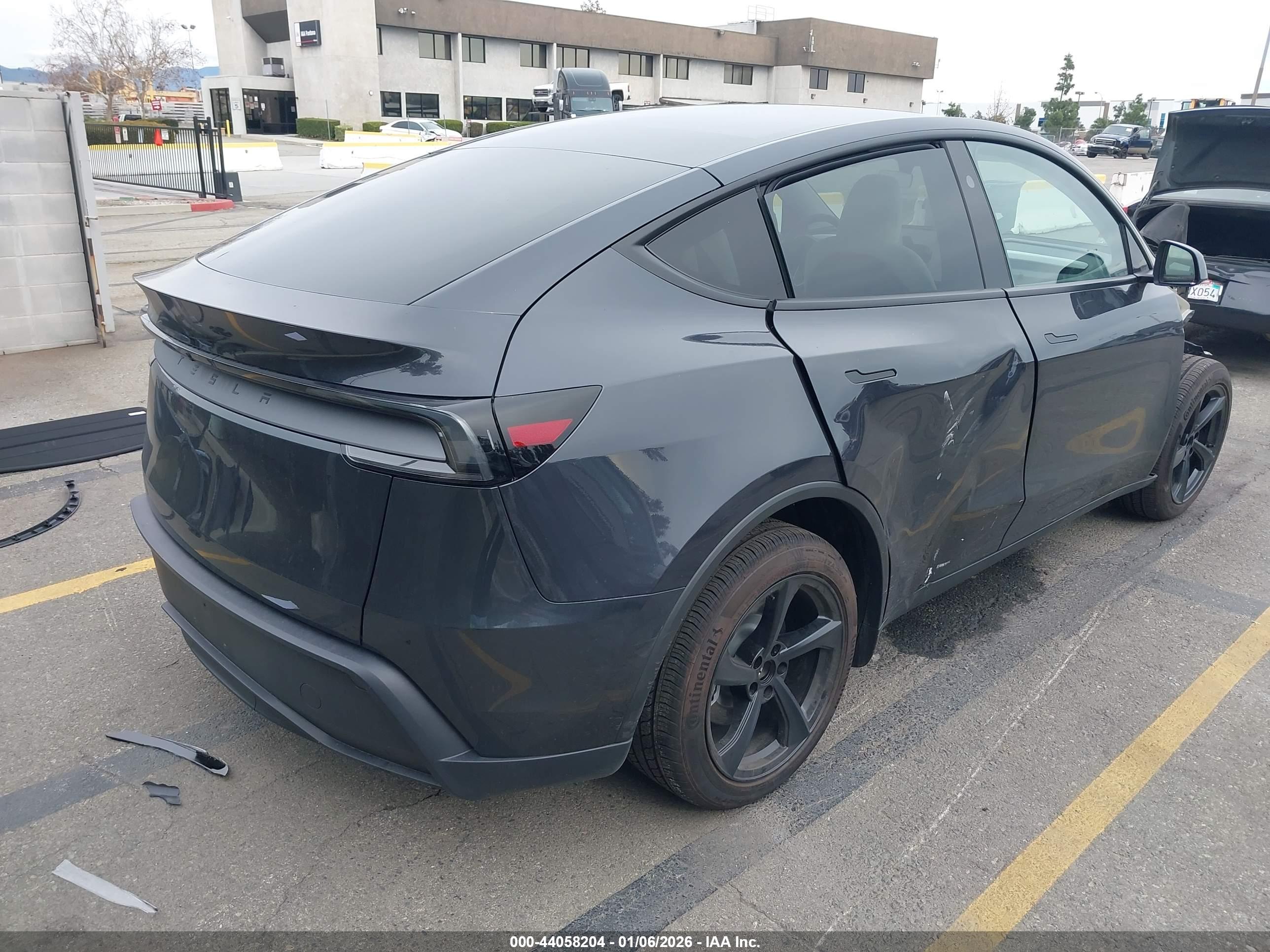 TESLA MODEL image 4