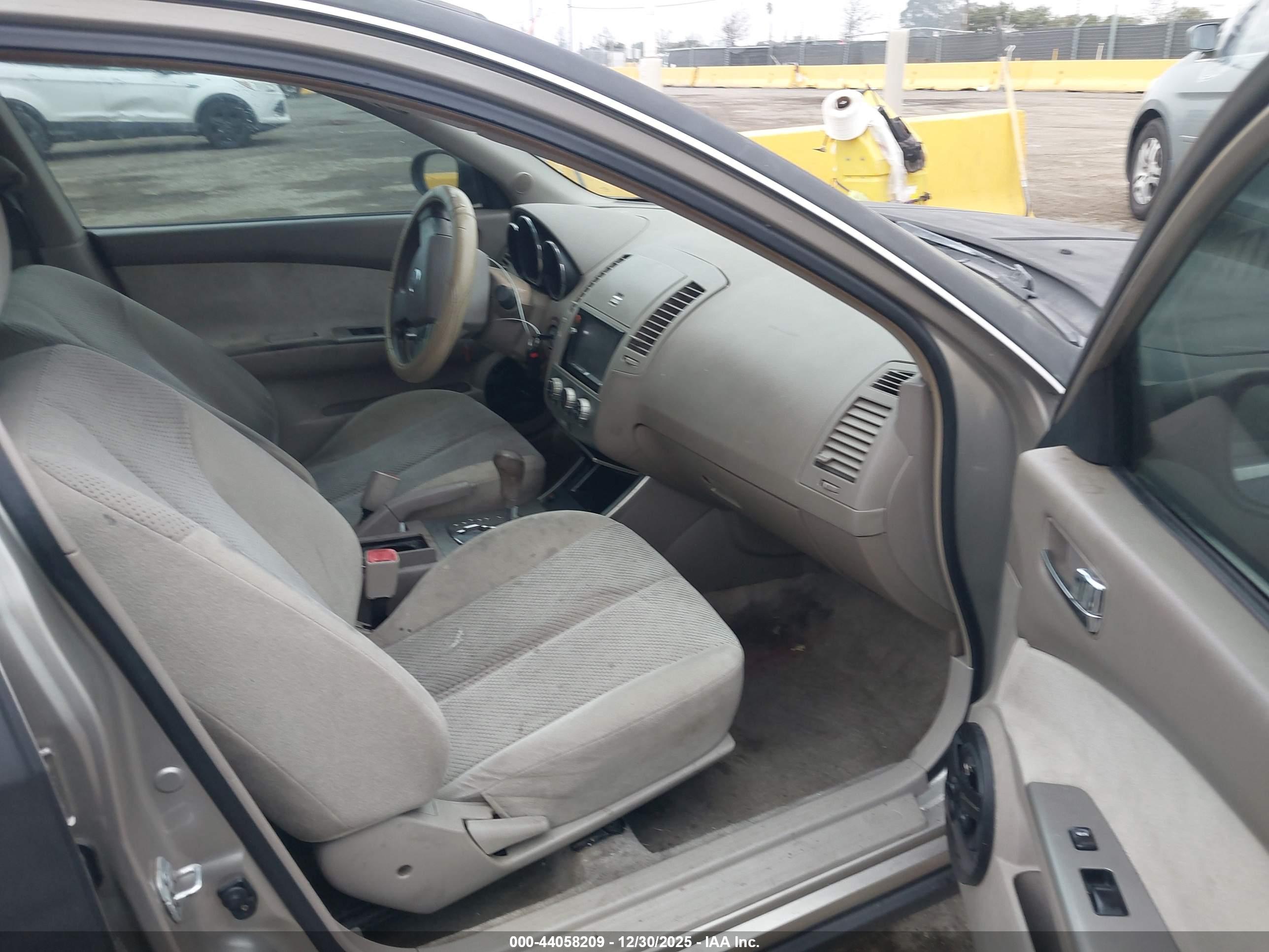 NISSAN ALTIMA image 5