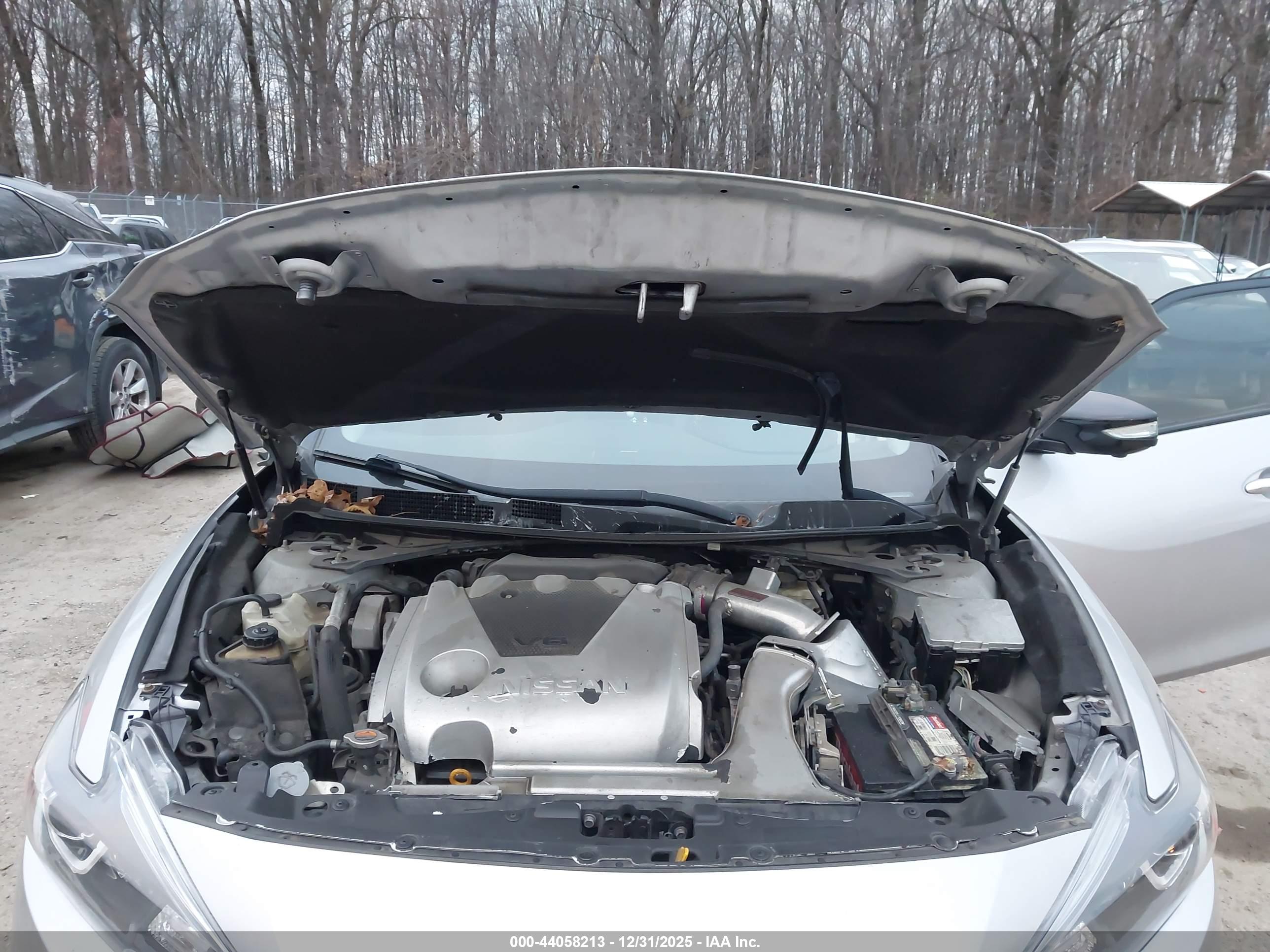 NISSAN MAXIMA image 10