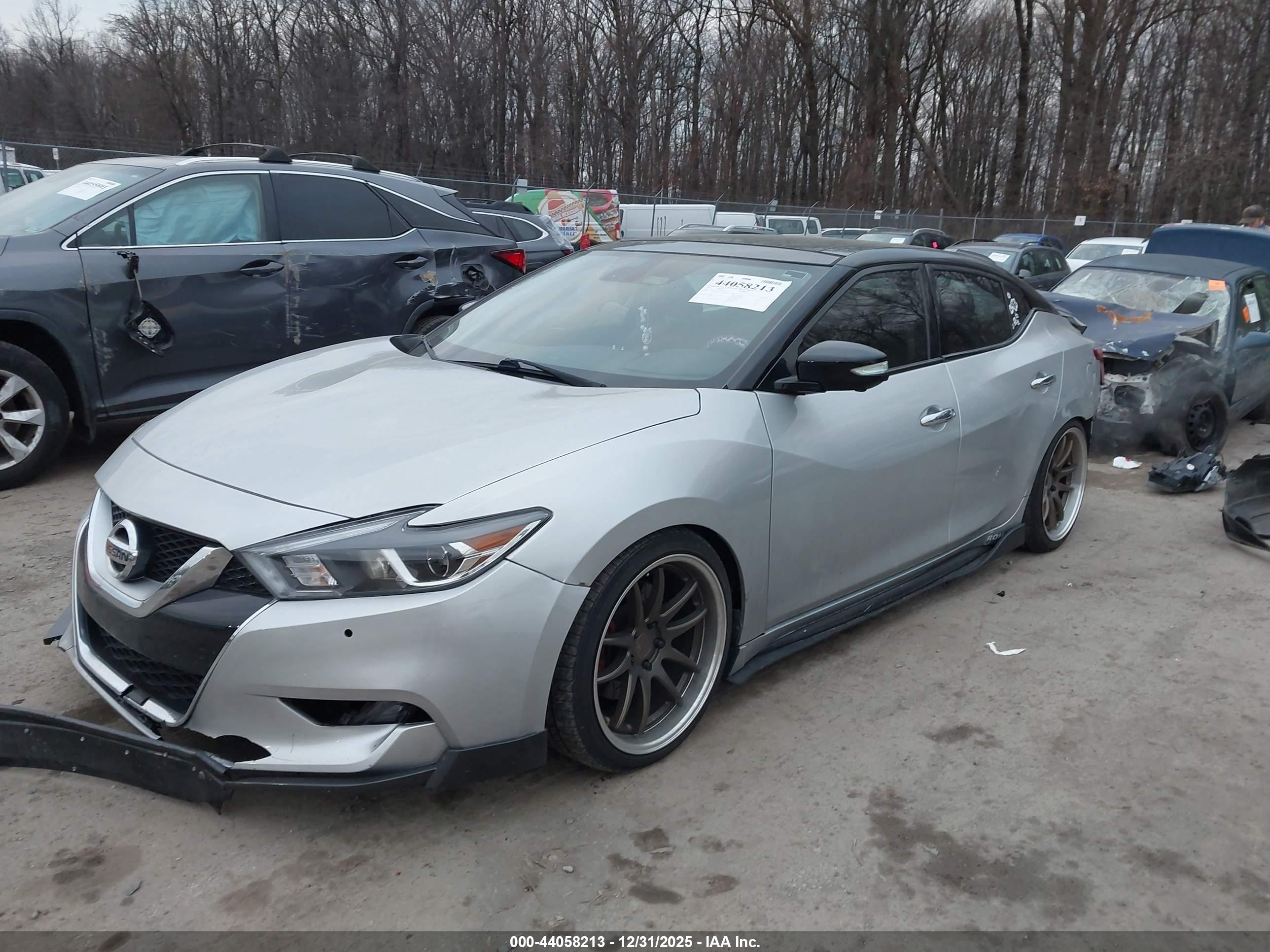 NISSAN MAXIMA image 2