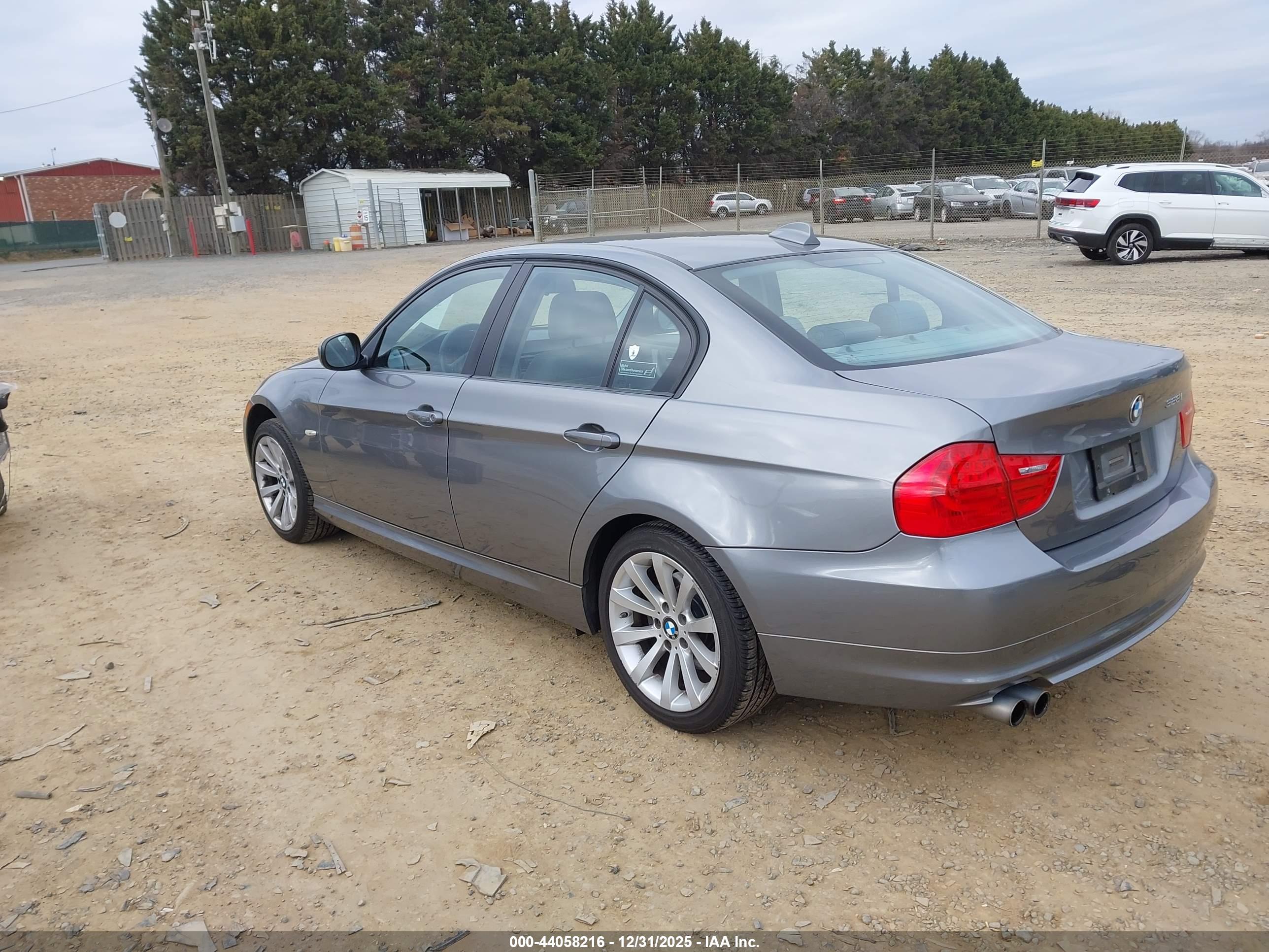 BMW 328I image 3