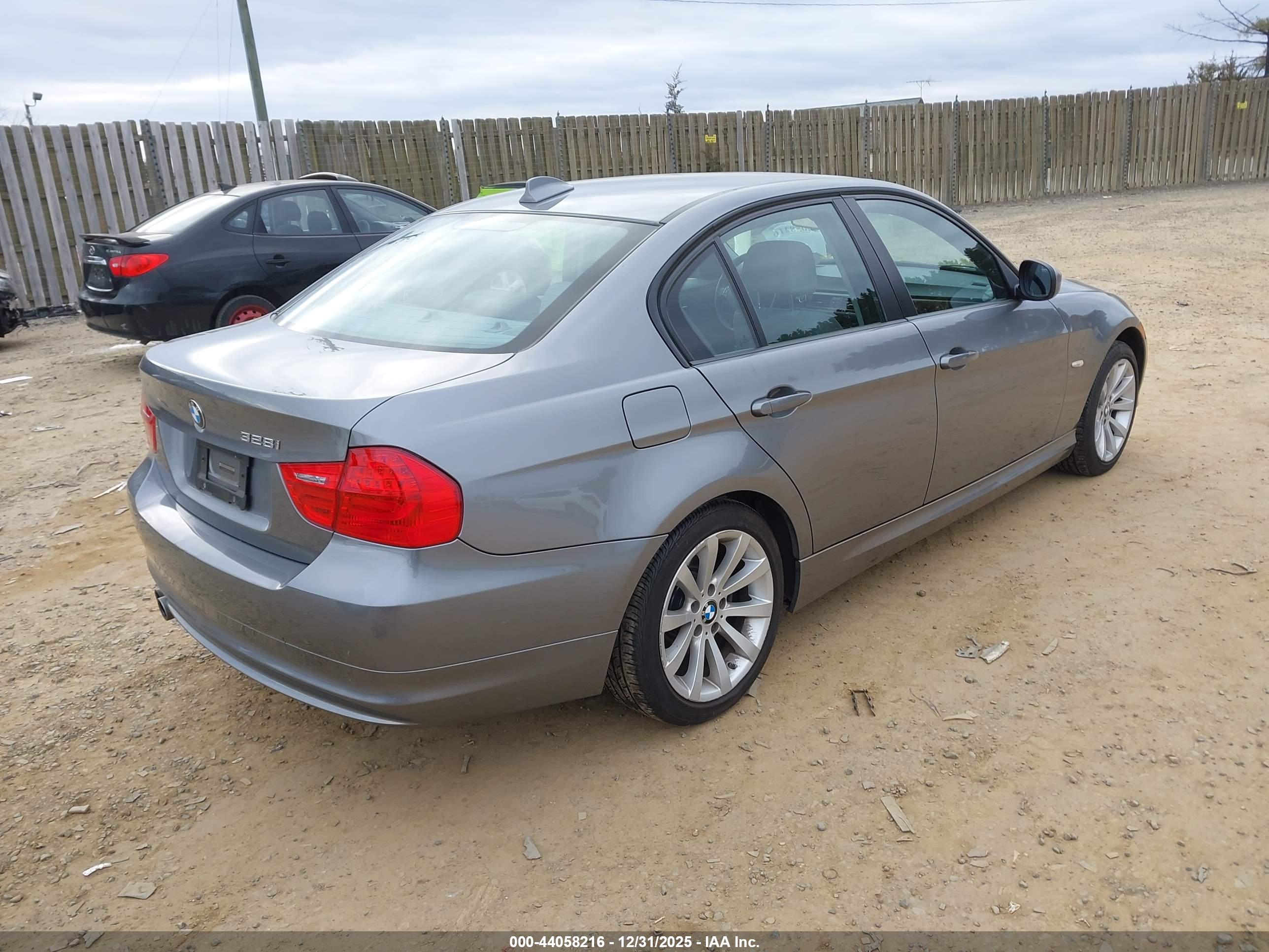 BMW 328I image 4