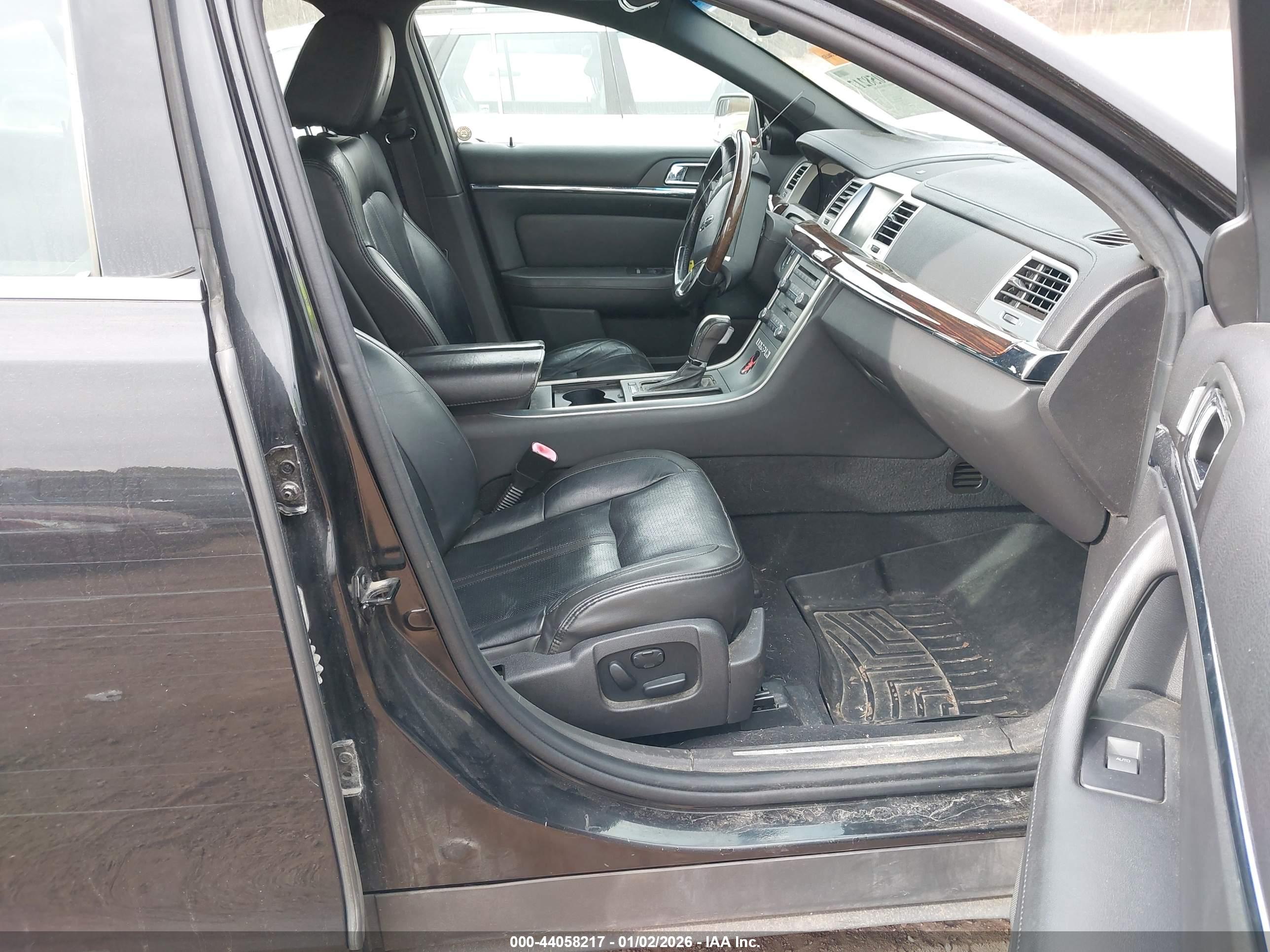 LINCOLN MKS image 5