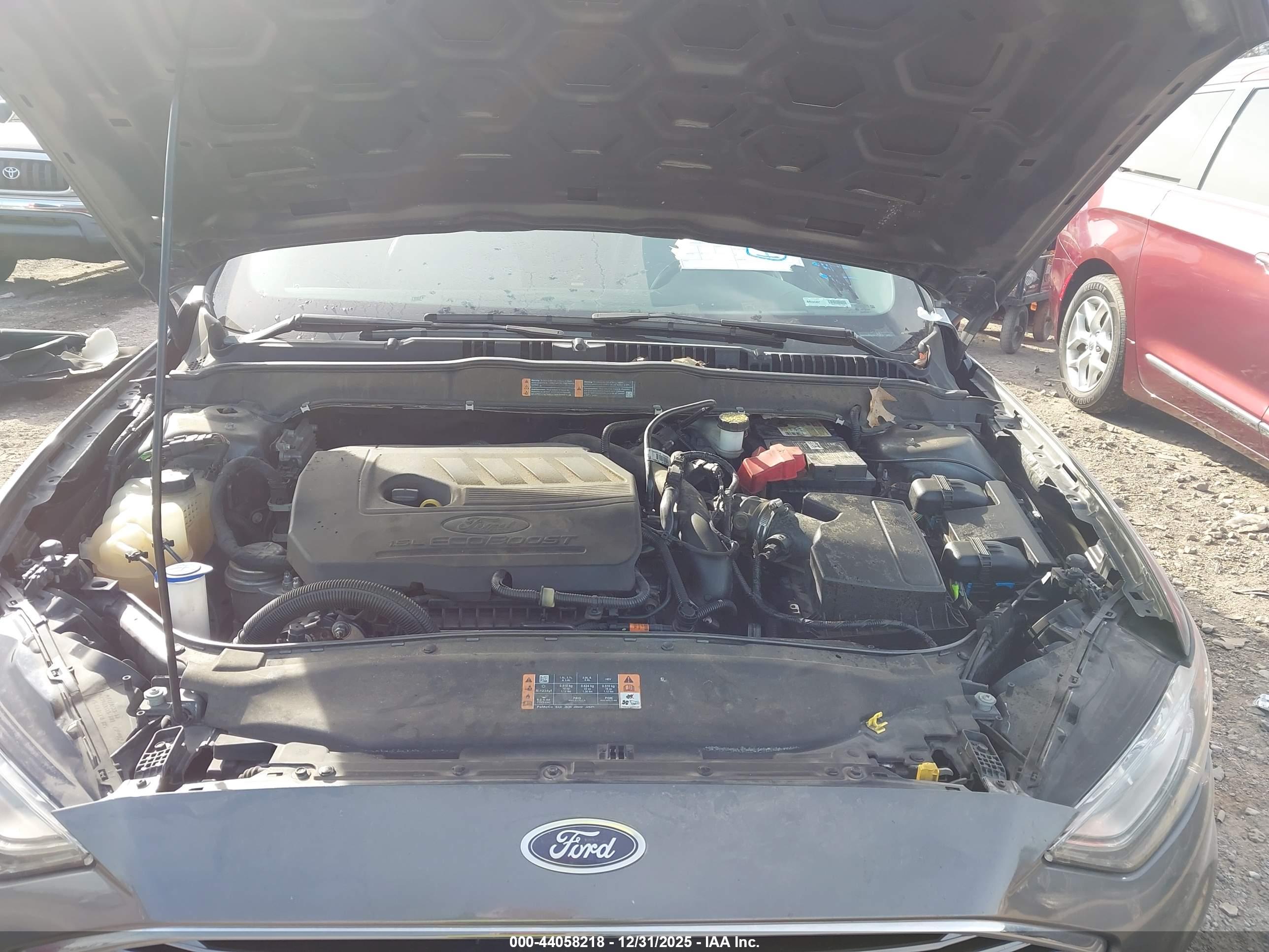 FORD FUSION image 10