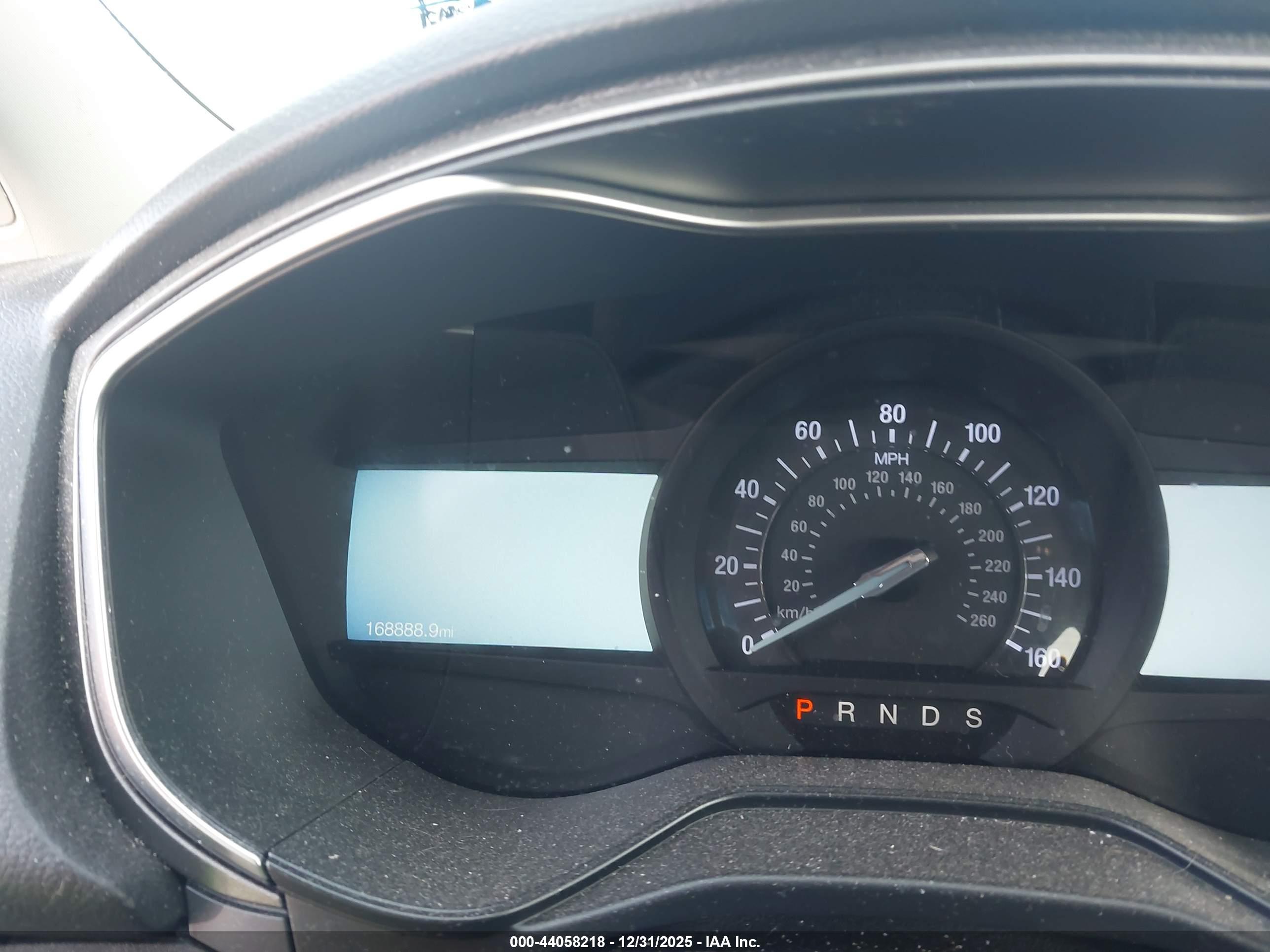 FORD FUSION image 7