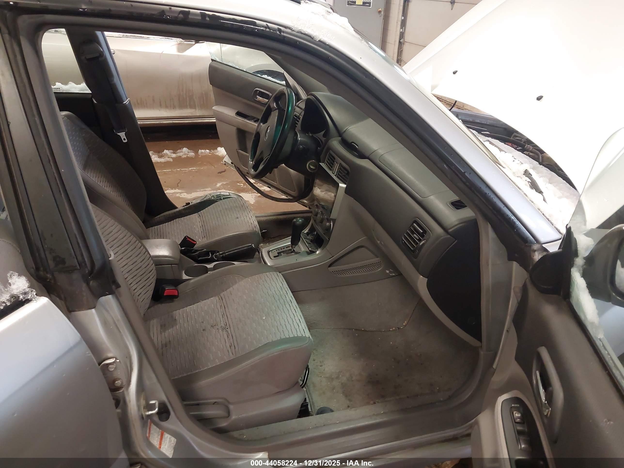 SUBARU FORESTER image 5