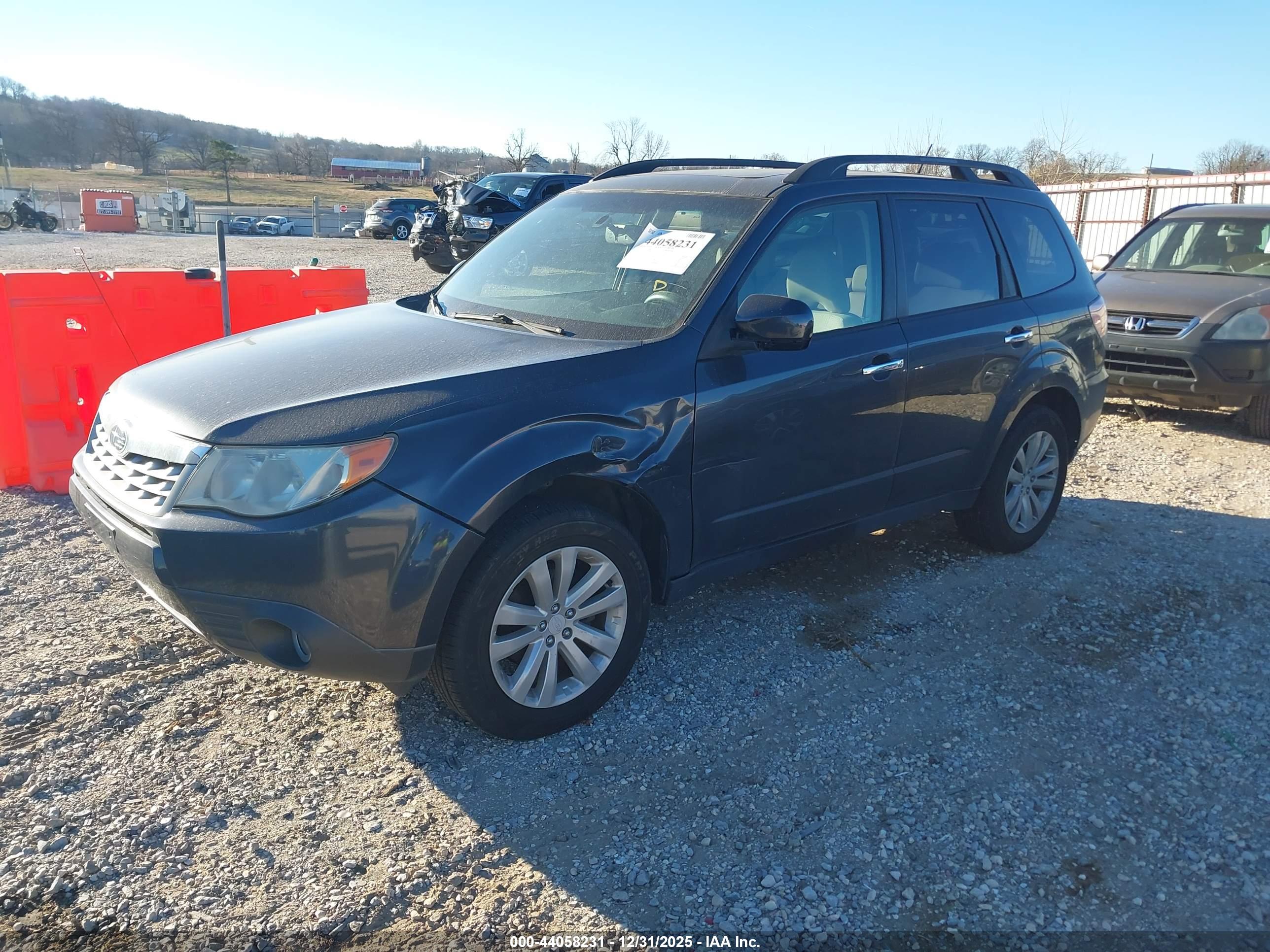 SUBARU FORESTER image 2