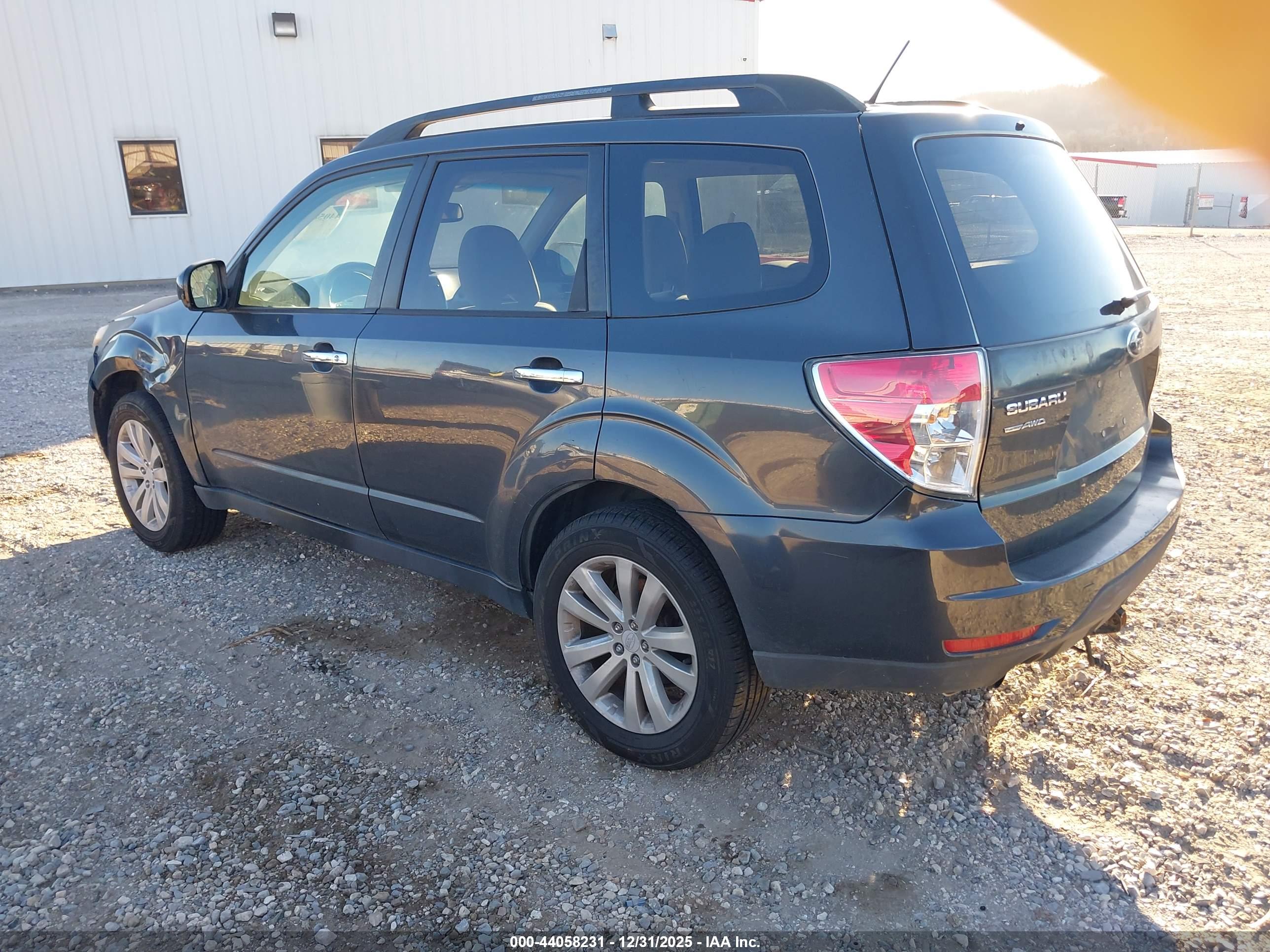 SUBARU FORESTER image 3