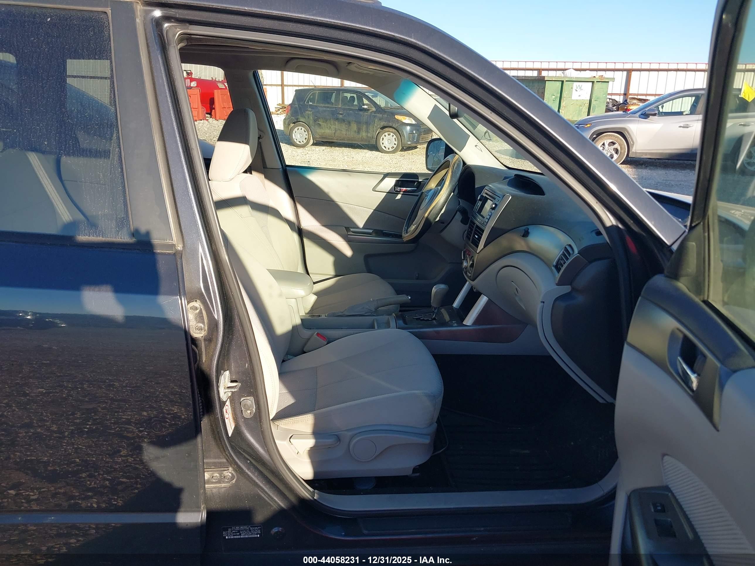 SUBARU FORESTER image 5