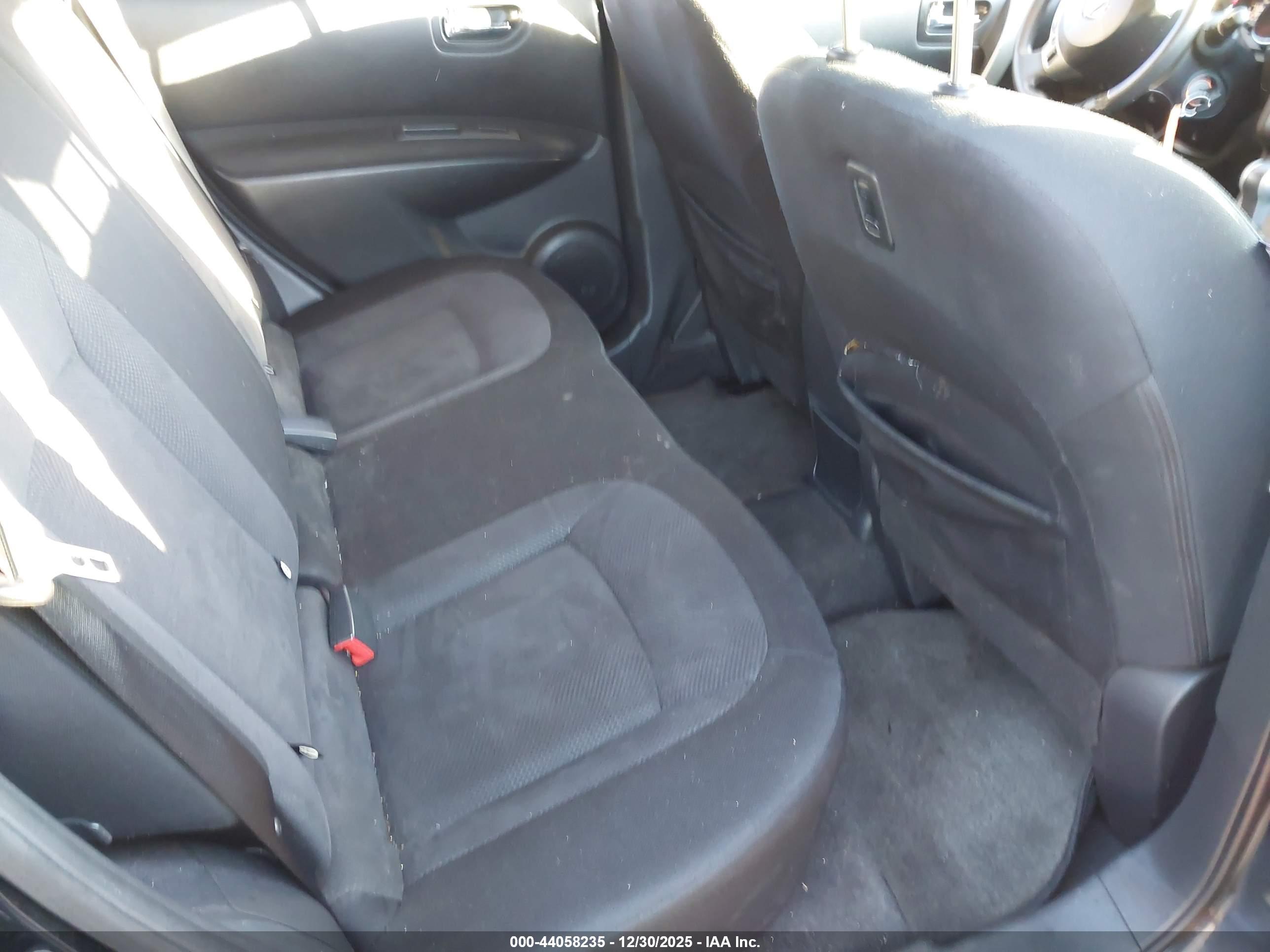 NISSAN ROGUE image 8