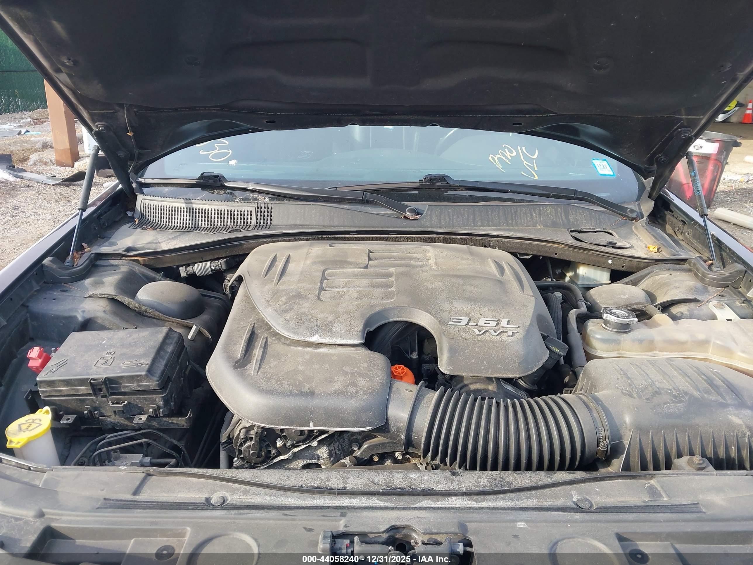 CHRYSLER 300 image 10