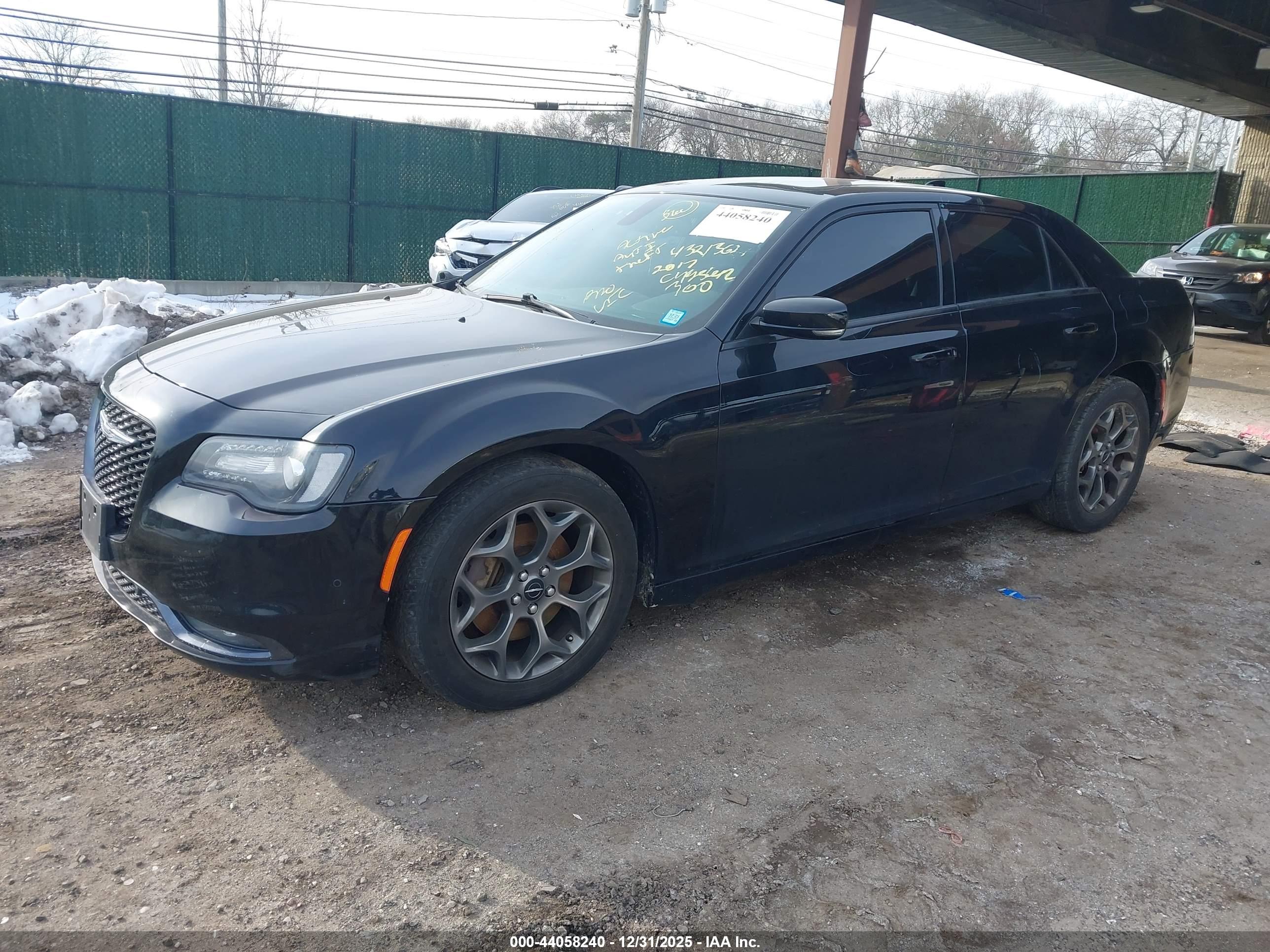 CHRYSLER 300 image 2