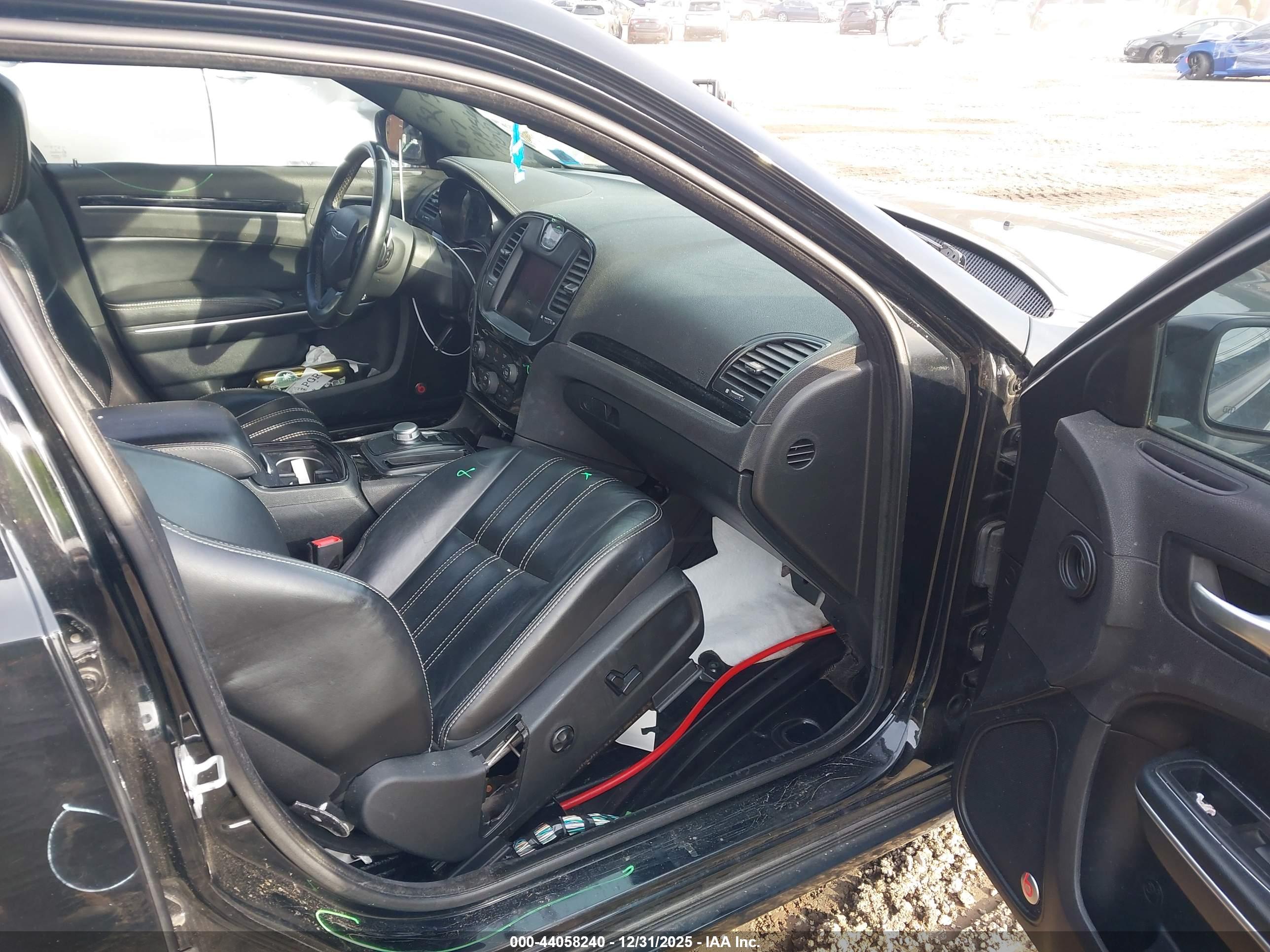 CHRYSLER 300 image 5