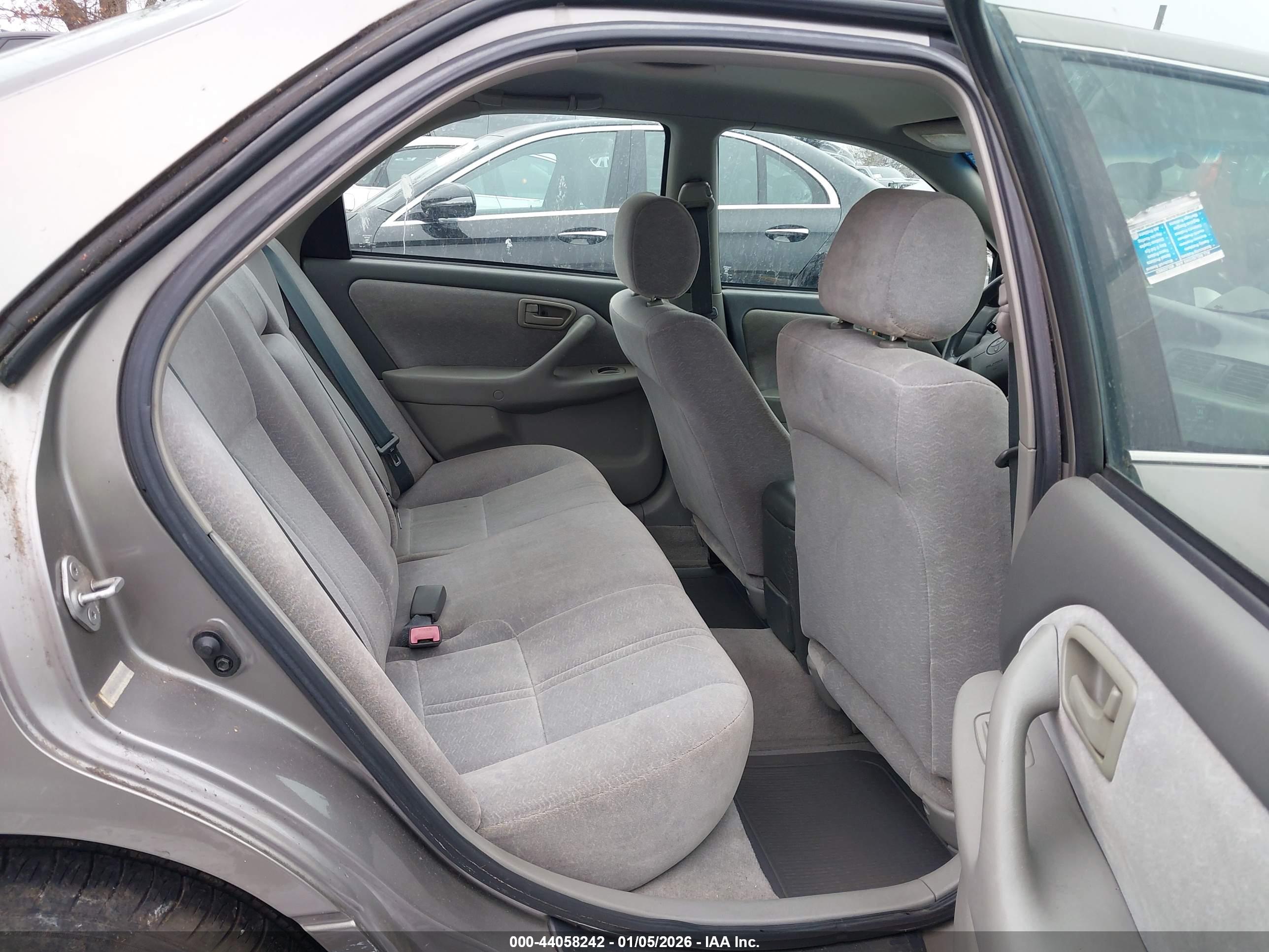 TOYOTA CAMRY image 8