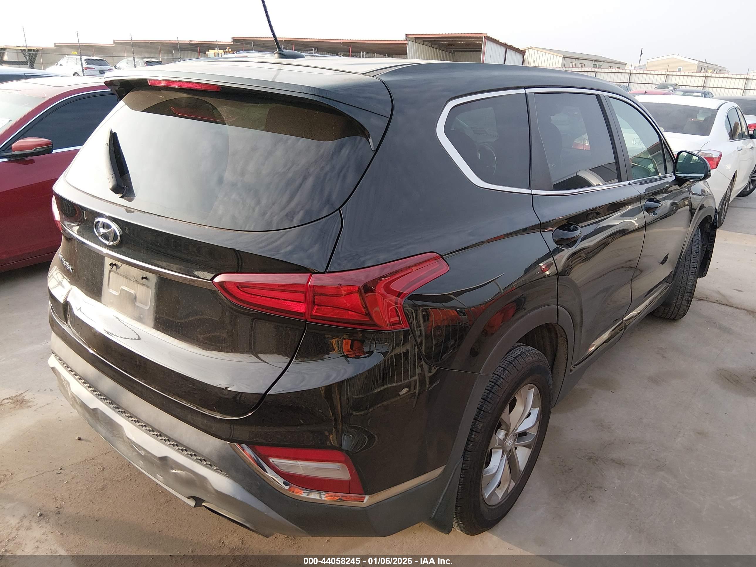 HYUNDAI SANTA image 4