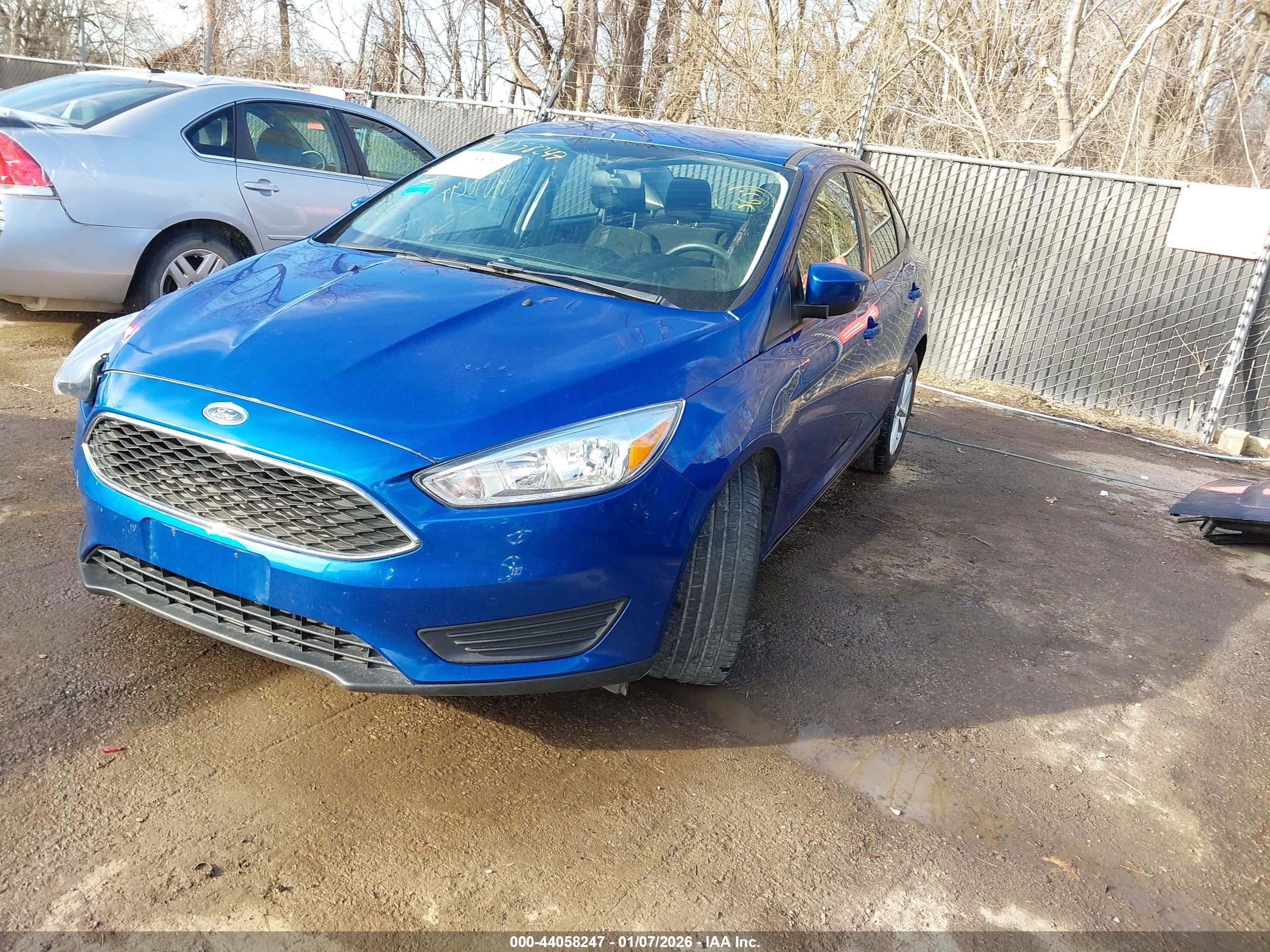 FORD FOCUS image 2