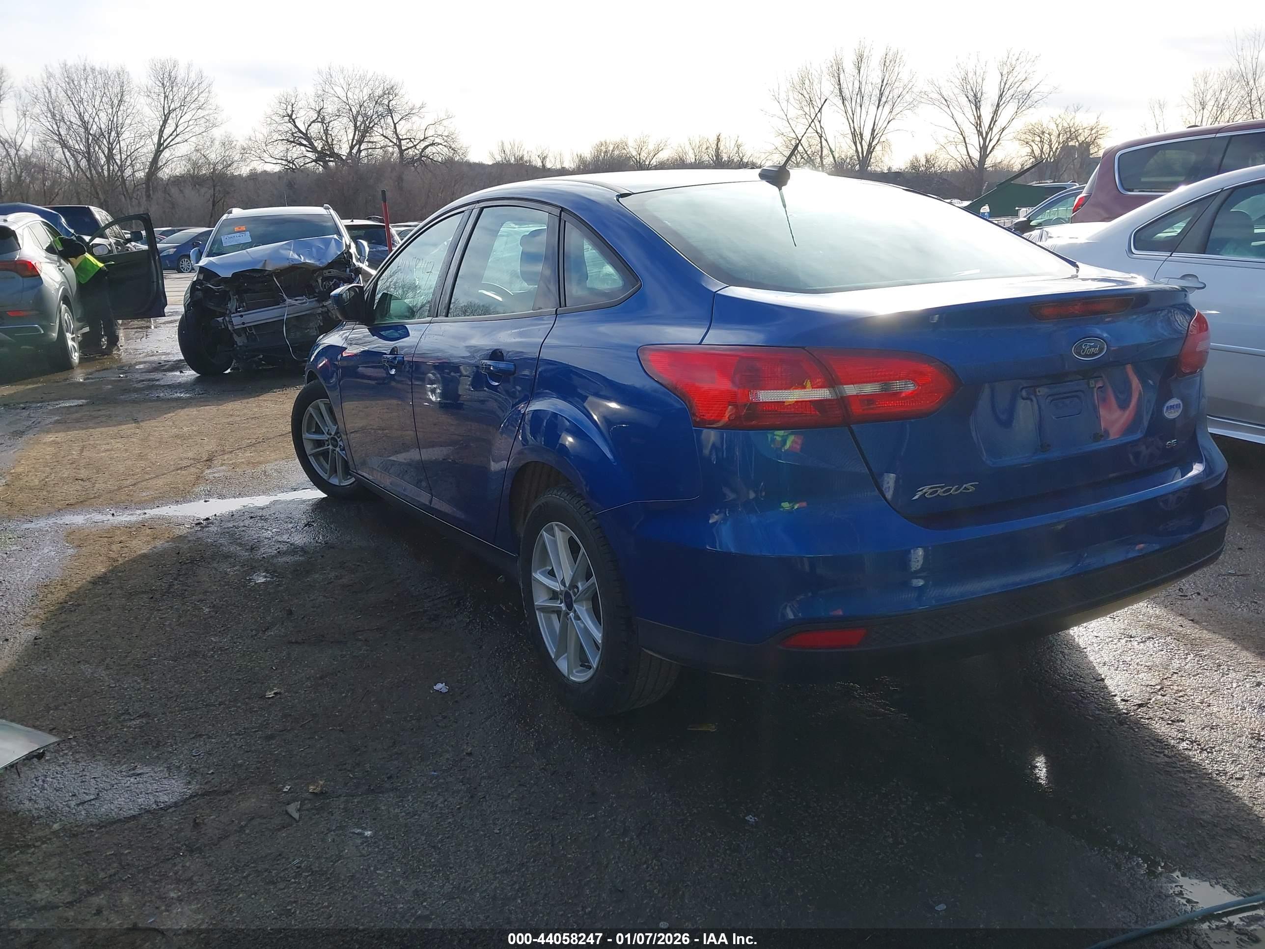 FORD FOCUS image 3