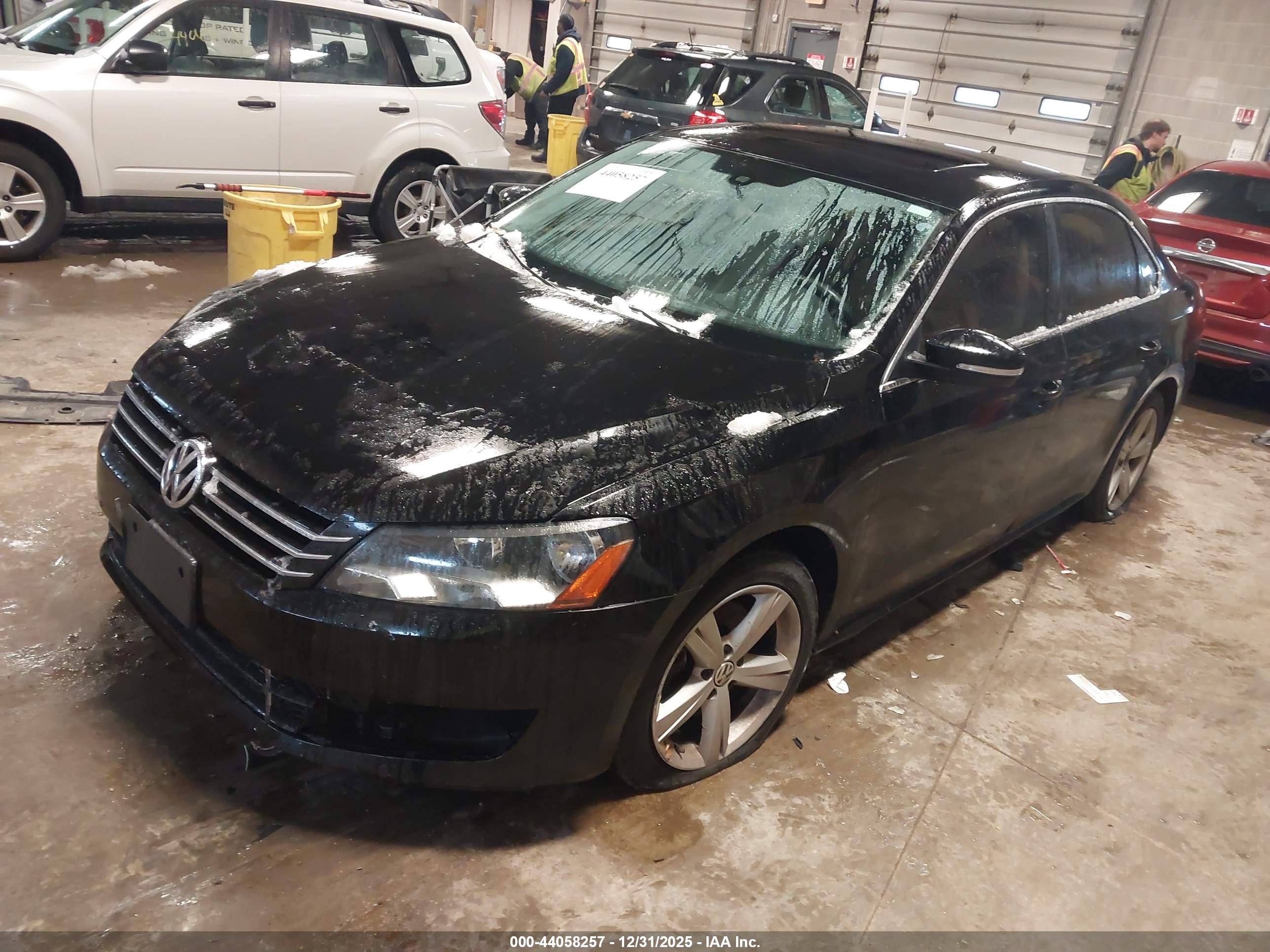 VOLKSWAGEN PASSAT image 2