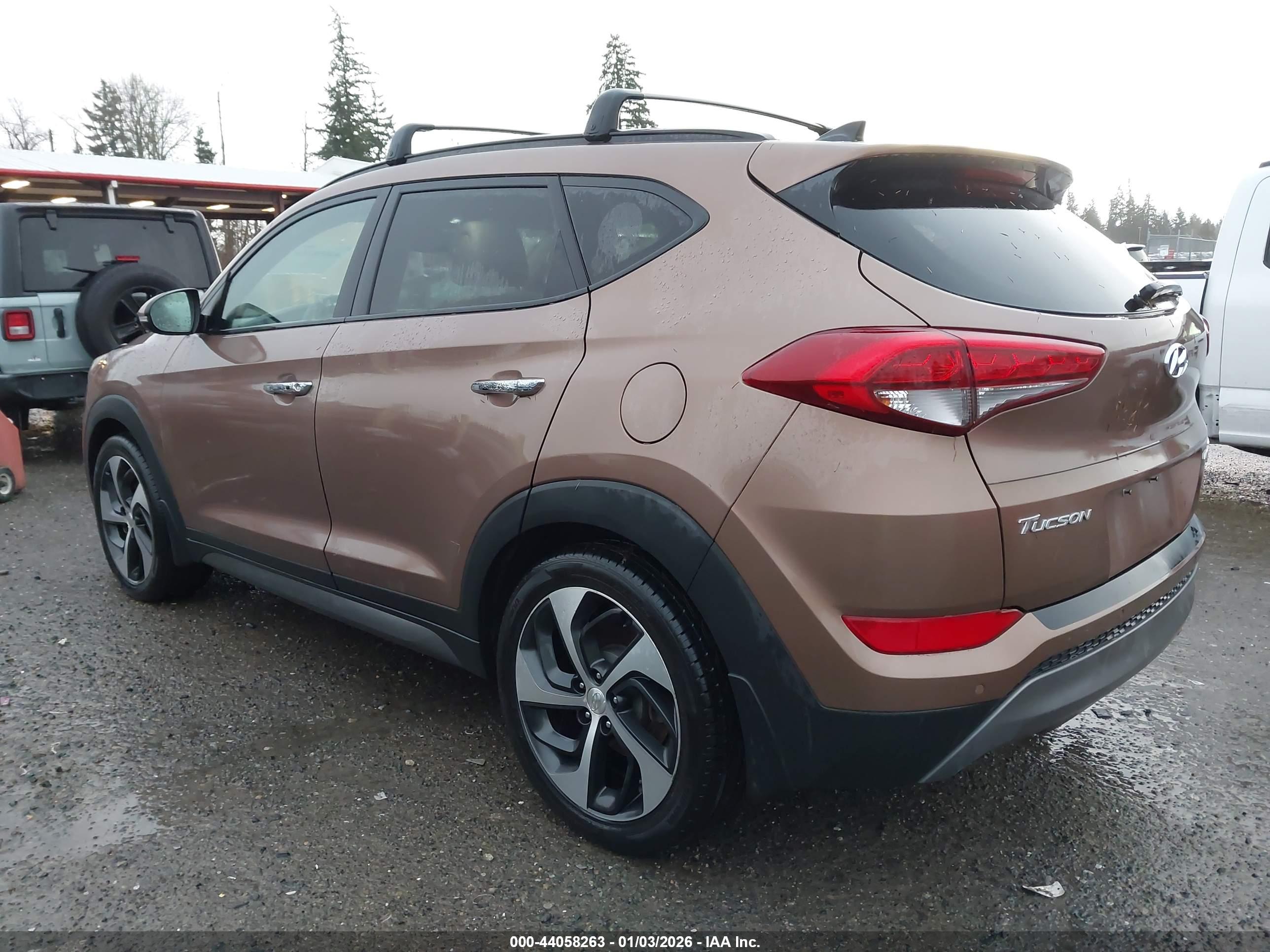 HYUNDAI TUCSON image 3