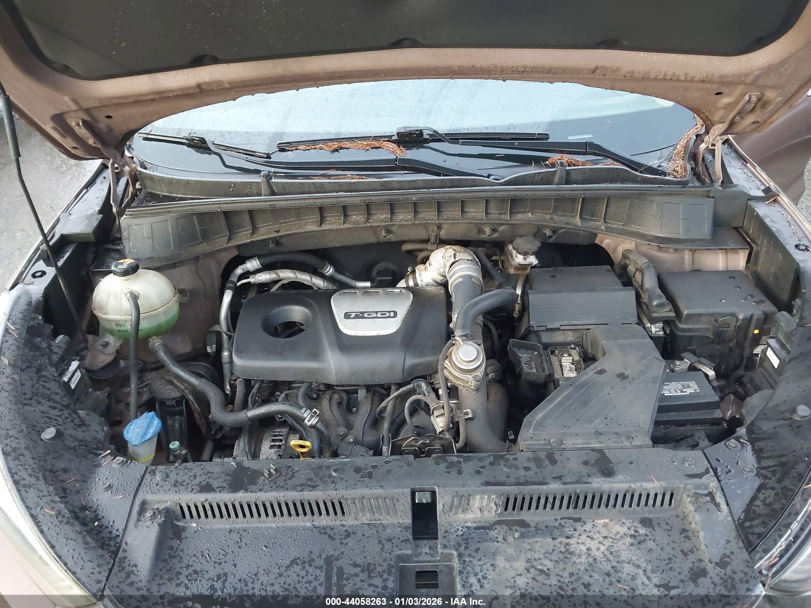 HYUNDAI TUCSON image 6