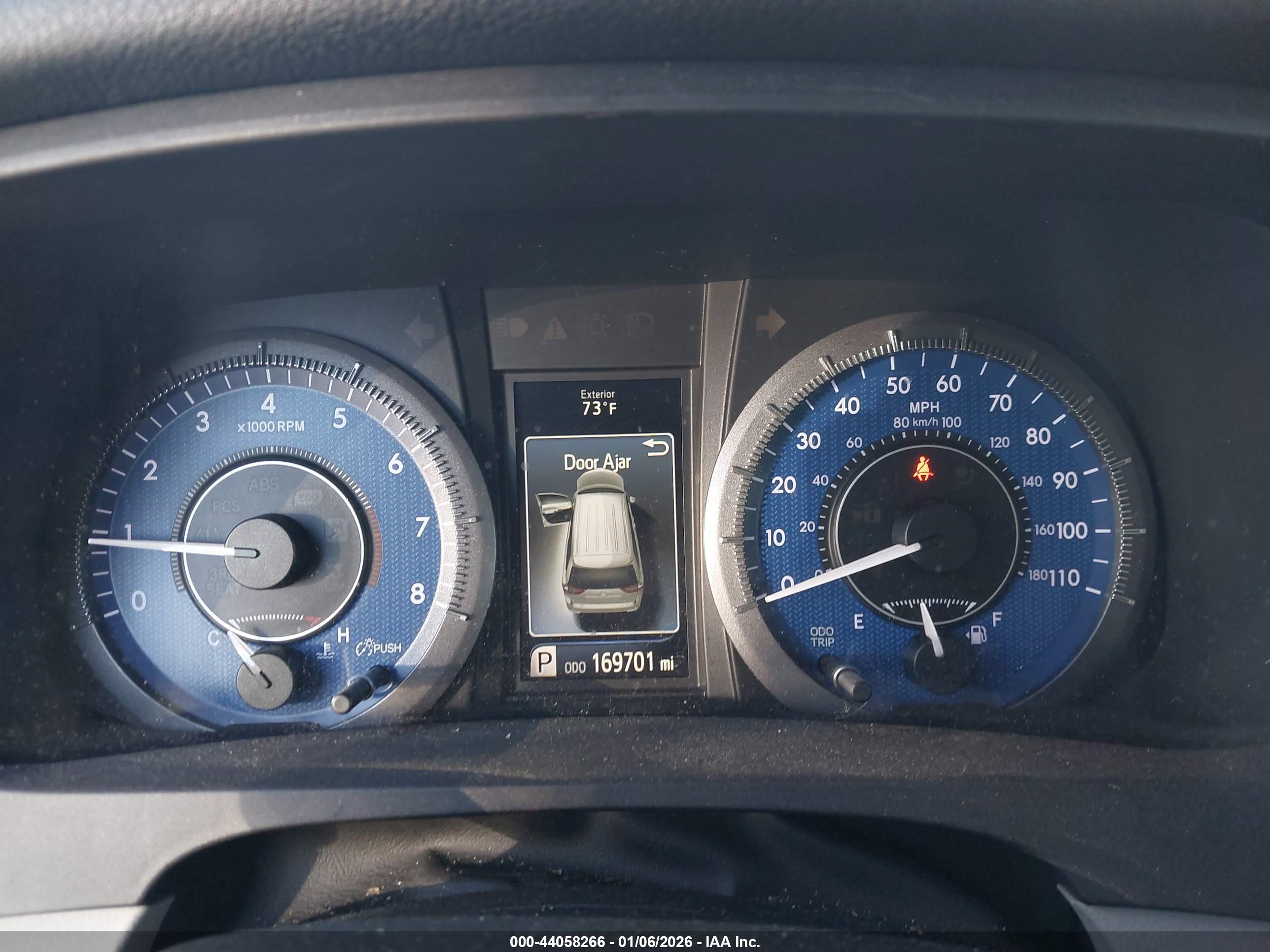 TOYOTA SIENNA image 7