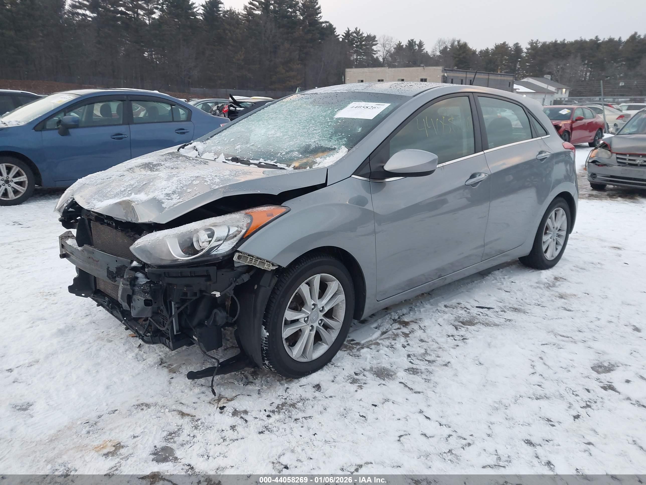 HYUNDAI ELANTRA image 2